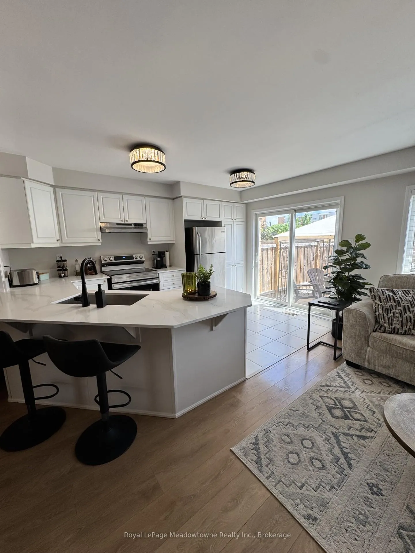 Photo 5 of 178 West Oak Trail, Kitchener, Rosenburg — HOMEH