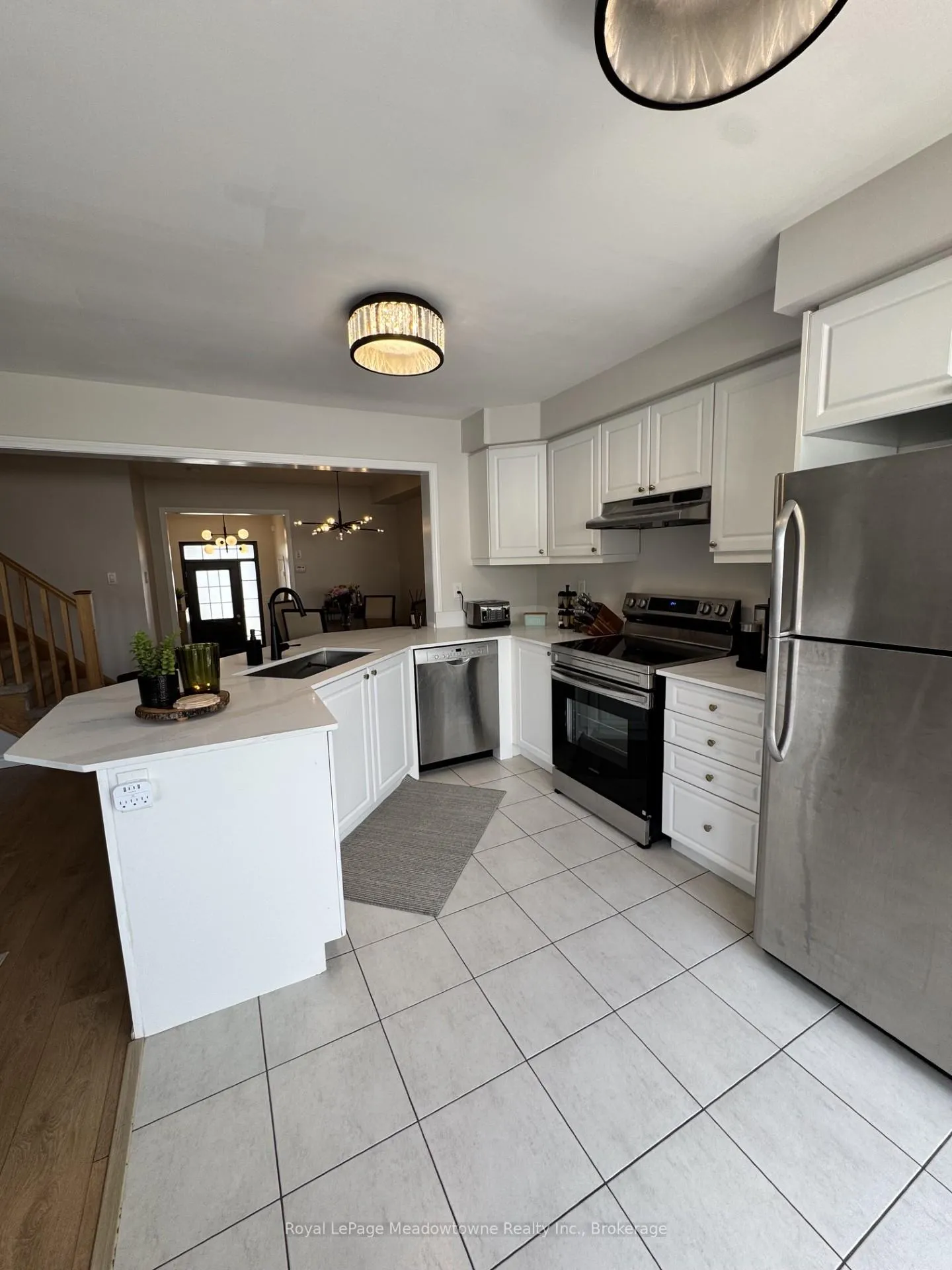 Photo 6 of 178 West Oak Trail, Kitchener, Rosenburg — HOMEH