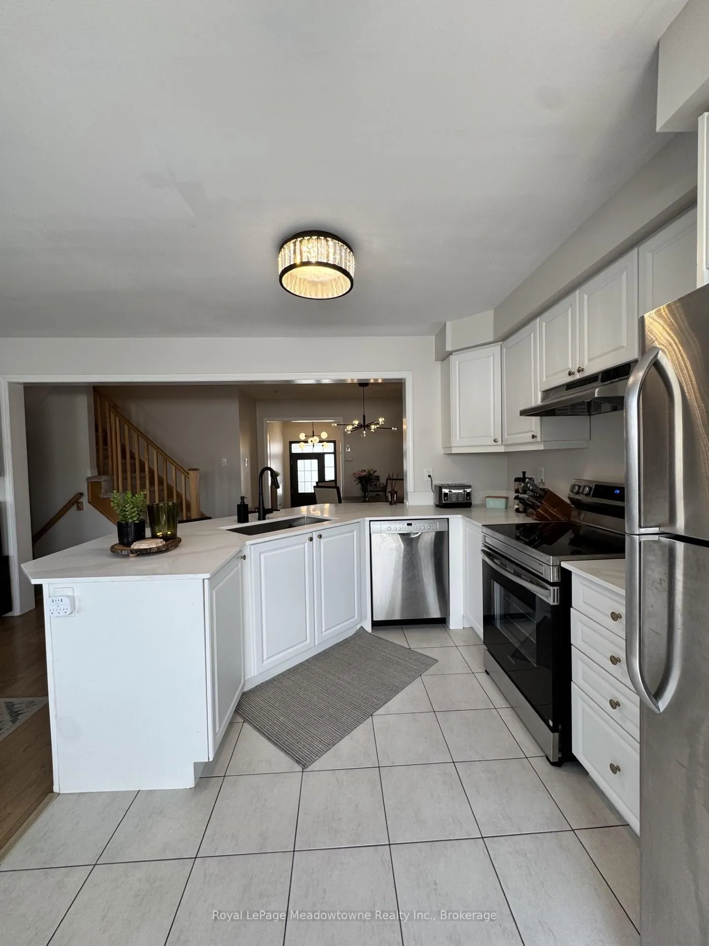 Photo 8 of 178 West Oak Trail, Kitchener, Rosenburg — HOMEH