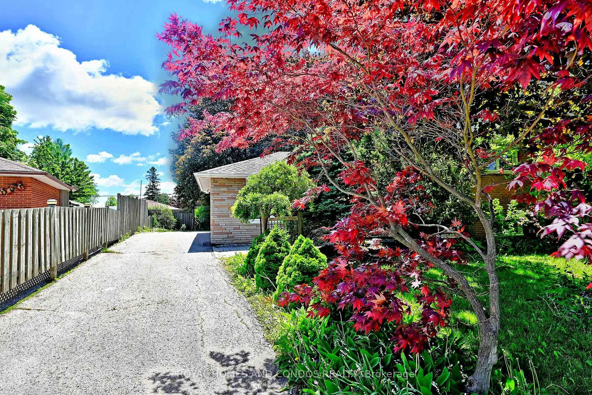 Photo 4 of 6 Raylawn Crescent, Halton Hills, Georgetown — HOMEH
