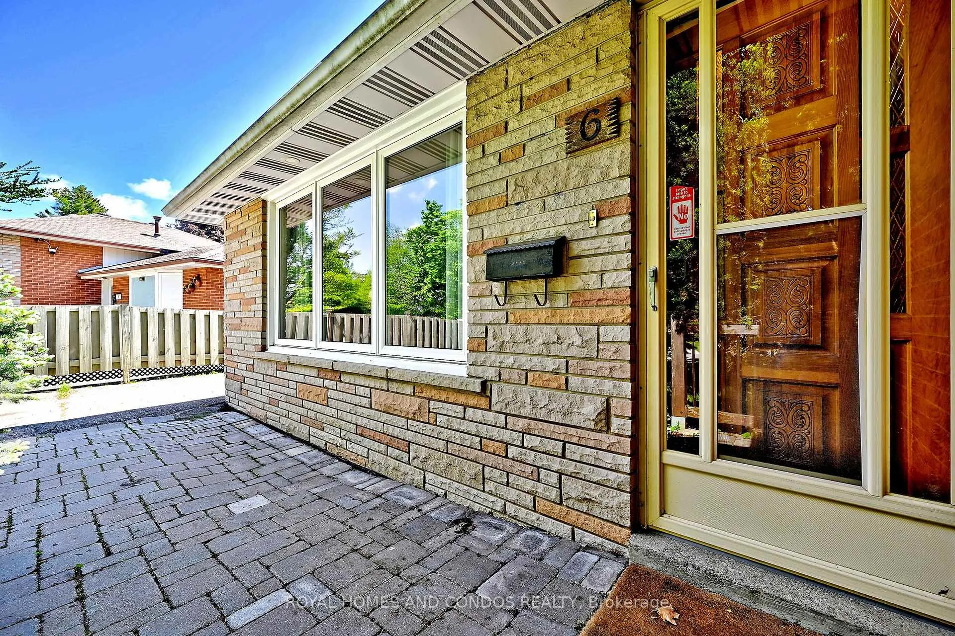 Photo 7 of 6 Raylawn Crescent, Halton Hills, Georgetown — HOMEH