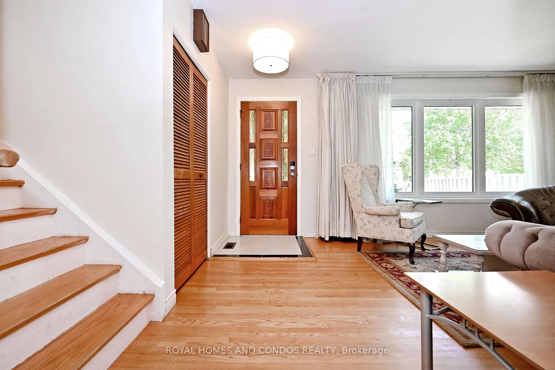 Photo 8 of 6 Raylawn Crescent, Halton Hills, Georgetown — HOMEH