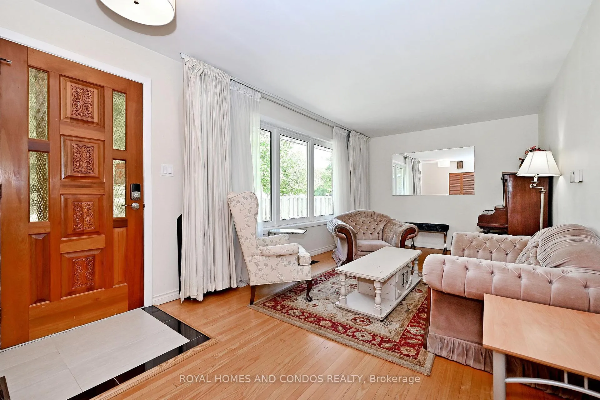 Photo 11 of 6 Raylawn Crescent, Halton Hills, Georgetown — HOMEH