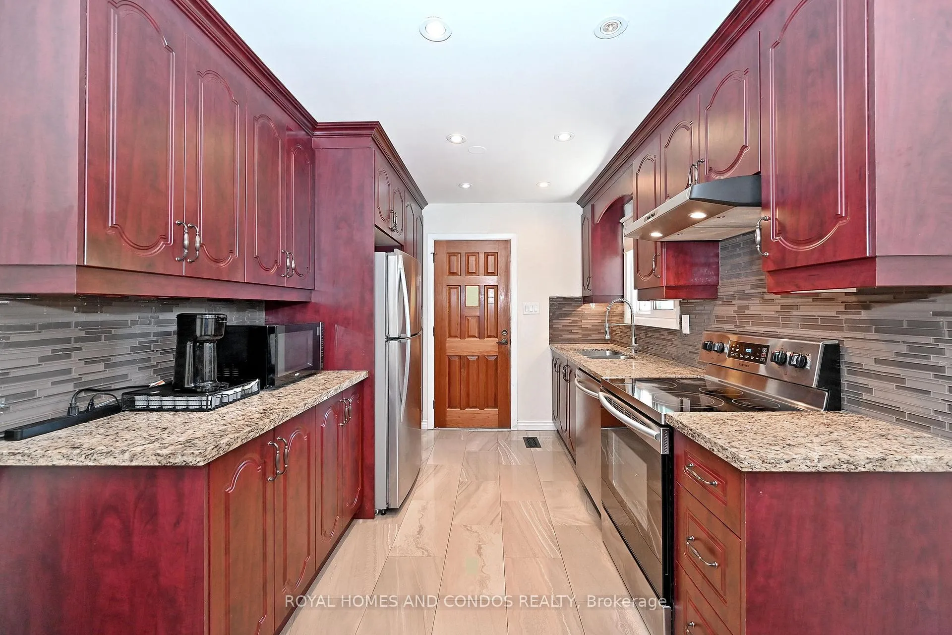 Photo 17 of 6 Raylawn Crescent, Halton Hills, Georgetown — HOMEH