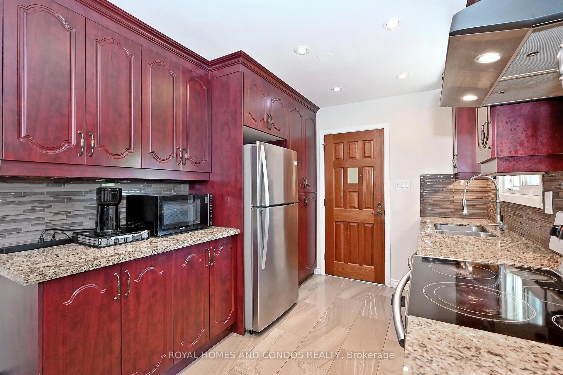 Photo 19 of 6 Raylawn Crescent, Halton Hills, Georgetown — HOMEH
