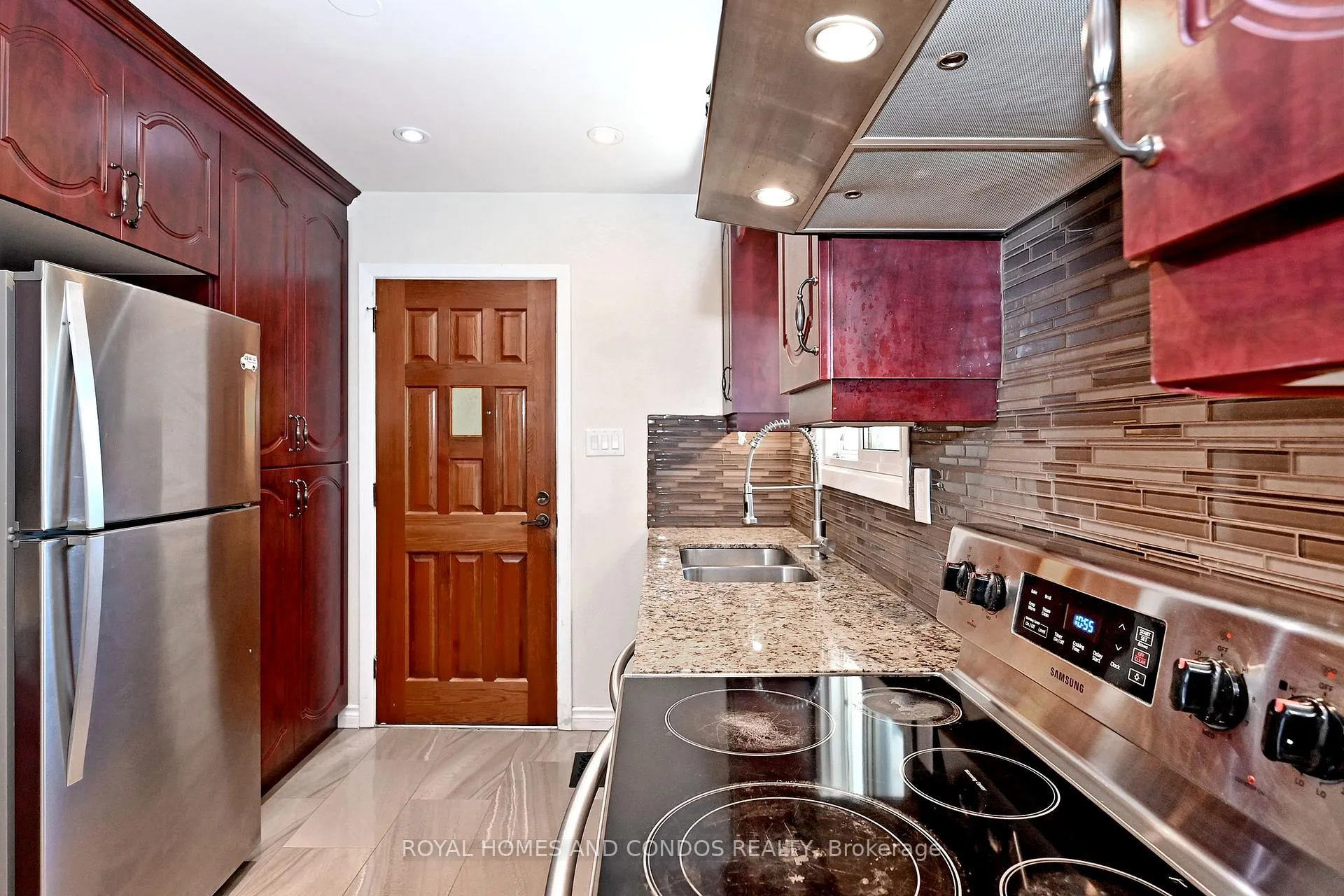 Photo 20 of 6 Raylawn Crescent, Halton Hills, Georgetown — HOMEH