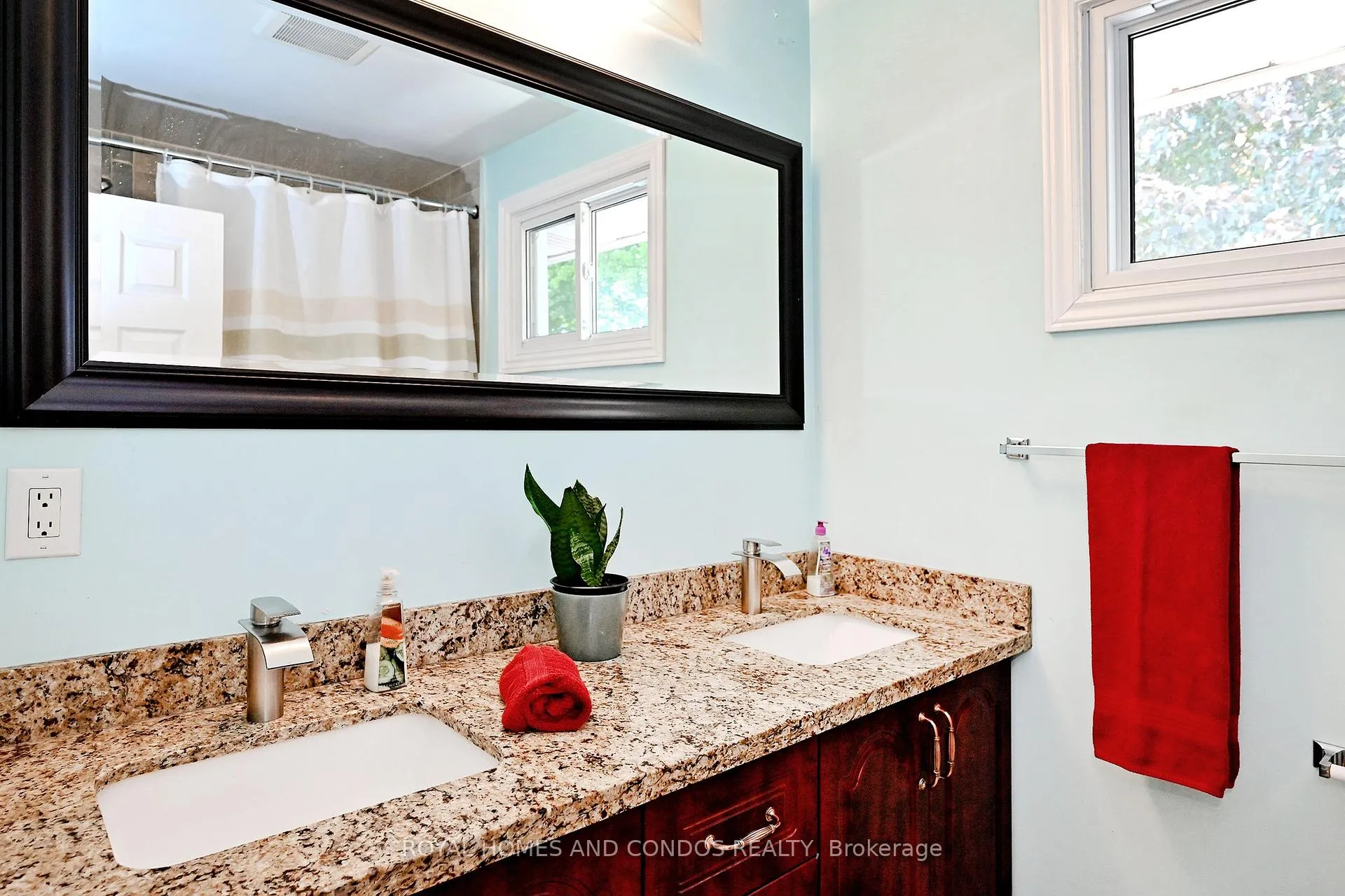 Photo 38 of 6 Raylawn Crescent, Halton Hills, Georgetown — HOMEH