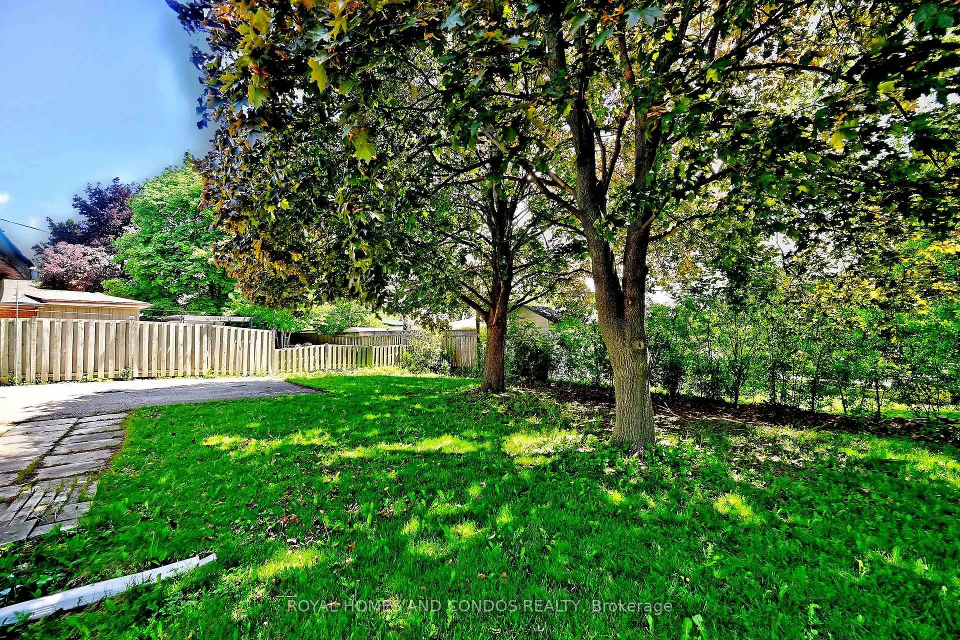 Photo 50 of 6 Raylawn Crescent, Halton Hills, Georgetown — HOMEH
