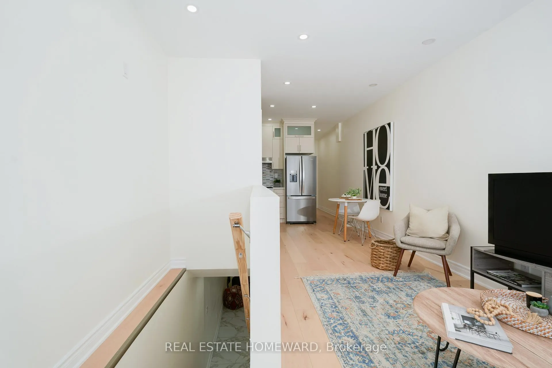 Photo 3 of 173 Coxwell Avenue, Toronto, Woodbine Corridor — HOMEH