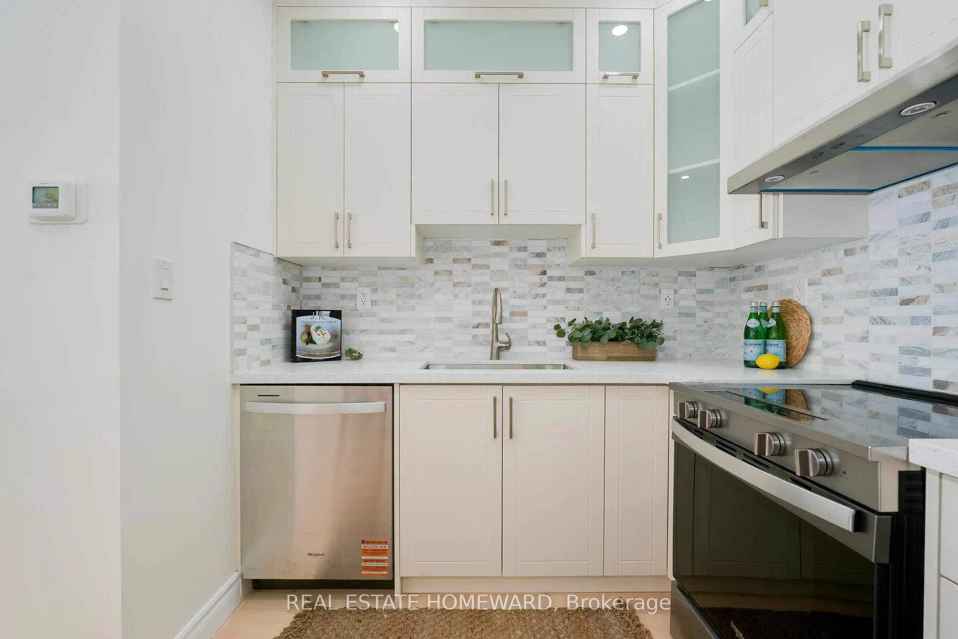 Photo 8 of 173 Coxwell Avenue, Toronto, Woodbine Corridor — HOMEH