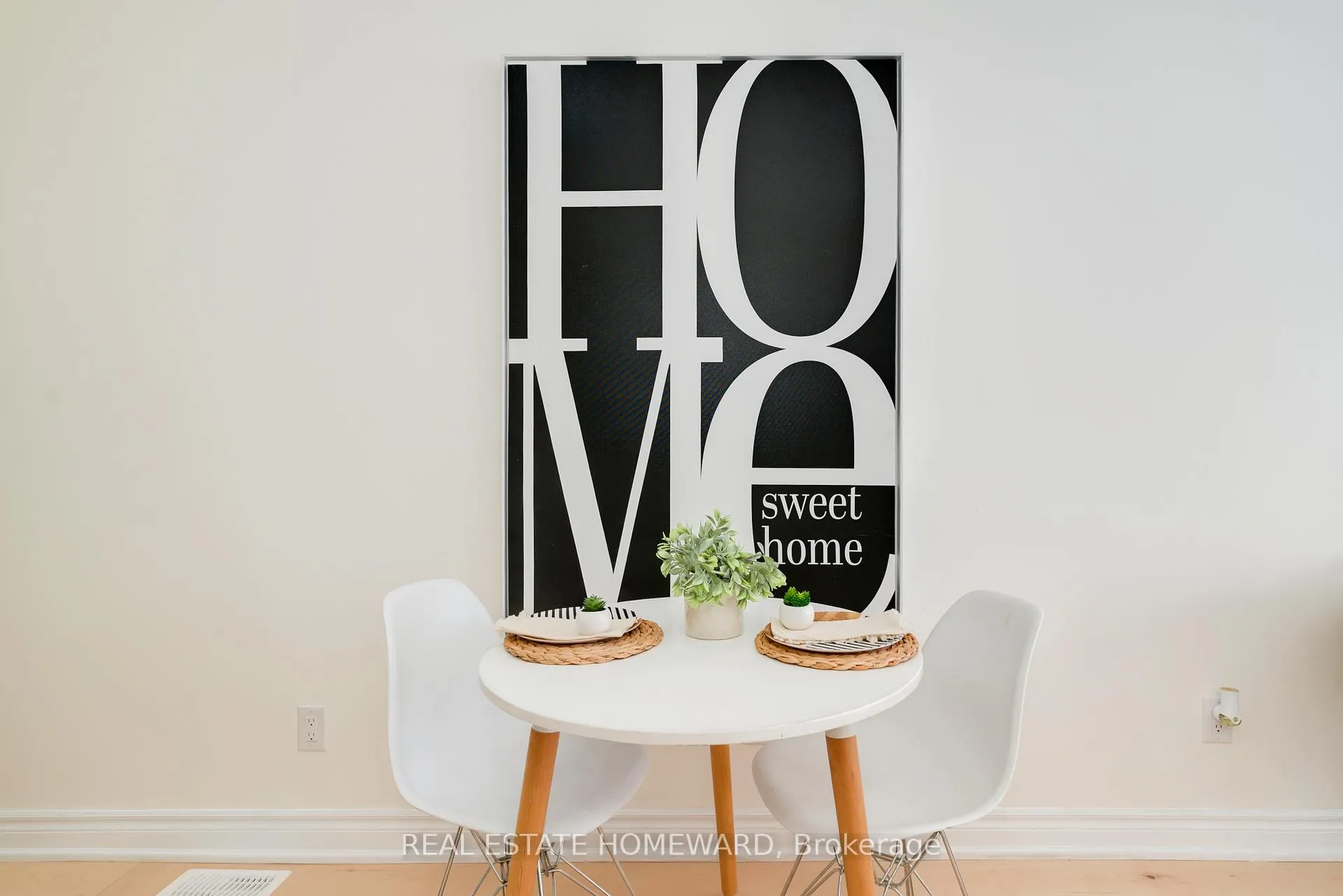 Photo 9 of 173 Coxwell Avenue, Toronto, Woodbine Corridor — HOMEH