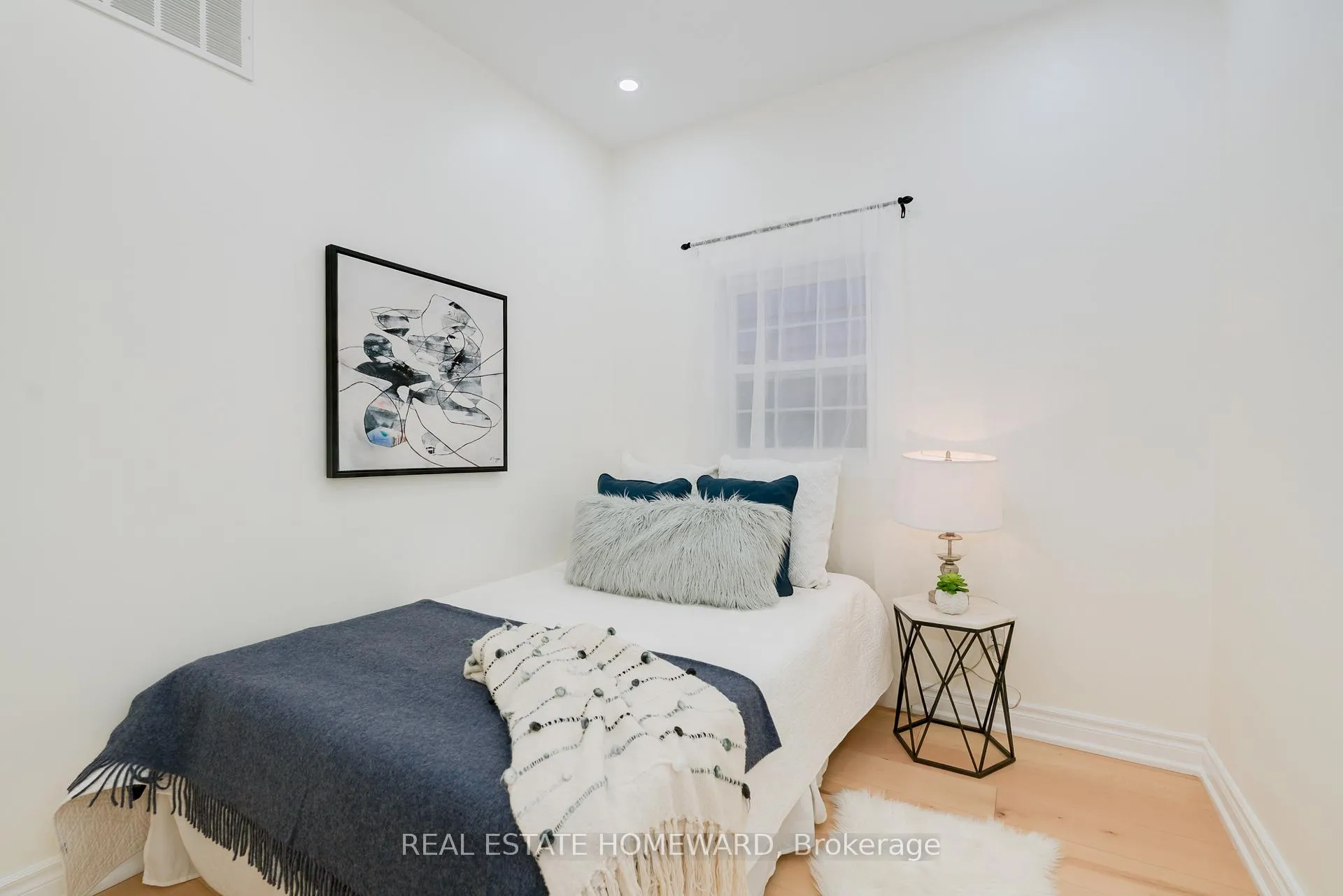 Photo 11 of 173 Coxwell Avenue, Toronto, Woodbine Corridor — HOMEH