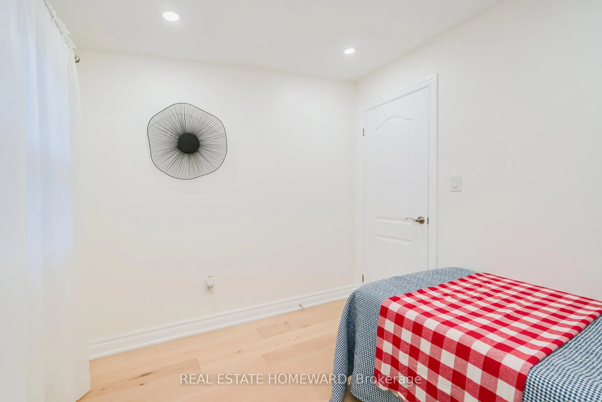 Photo 17 of 173 Coxwell Avenue, Toronto, Woodbine Corridor — HOMEH