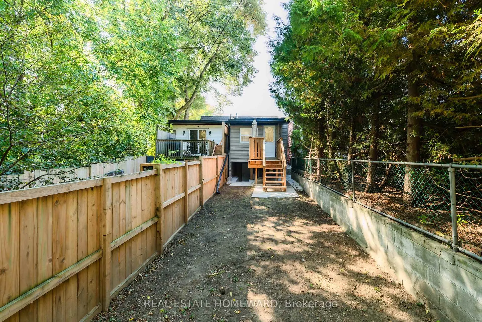 Photo 40 of 173 Coxwell Avenue, Toronto, Woodbine Corridor — HOMEH