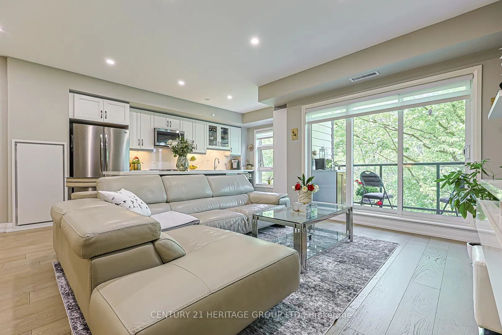 Photo 6 of Unit 208, 555 William Graham Drive, Aurora, Rural Aurora — HOMEH