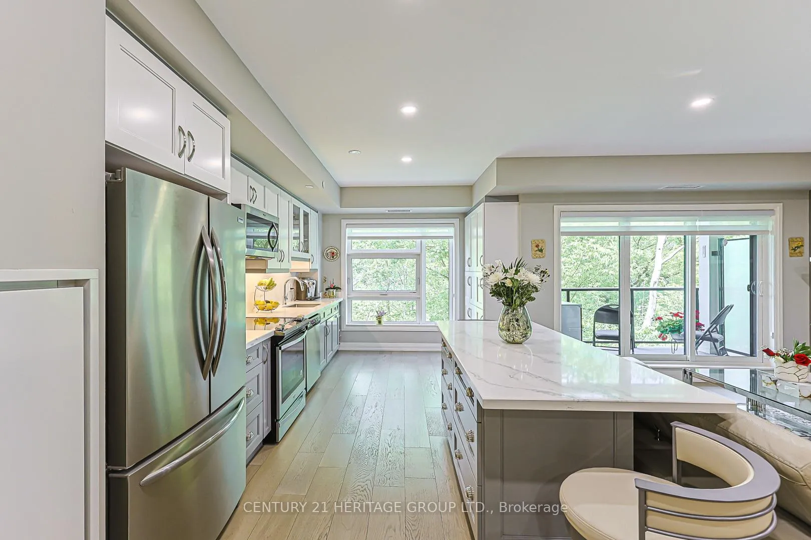 Photo 9 of Unit 208, 555 William Graham Drive, Aurora, Rural Aurora — HOMEH