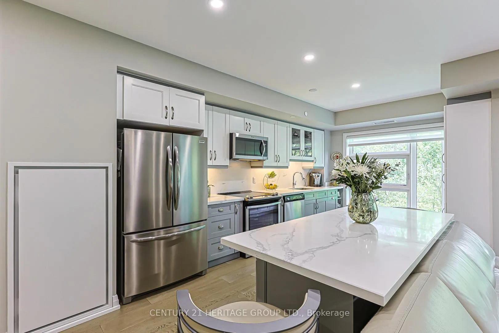 Photo 10 of Unit 208, 555 William Graham Drive, Aurora, Rural Aurora — HOMEH