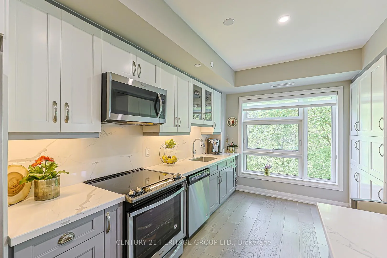 Photo 12 of Unit 208, 555 William Graham Drive, Aurora, Rural Aurora — HOMEH