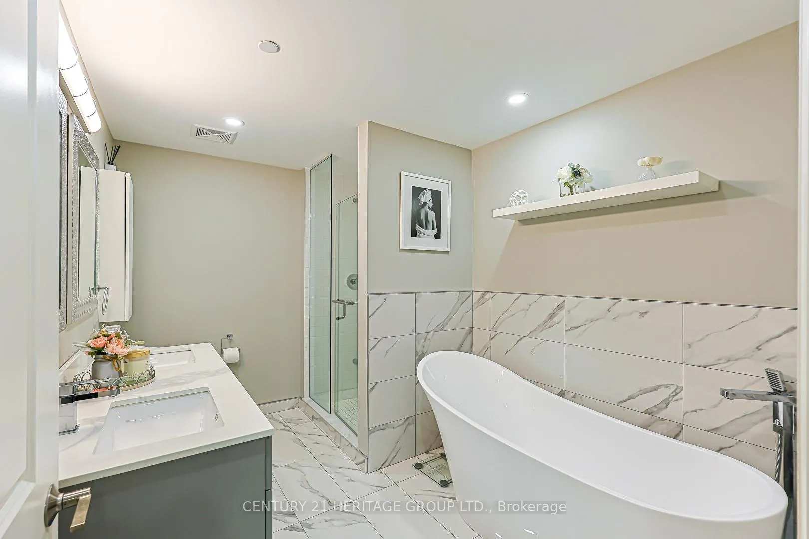 Photo 18 of Unit 208, 555 William Graham Drive, Aurora, Rural Aurora — HOMEH