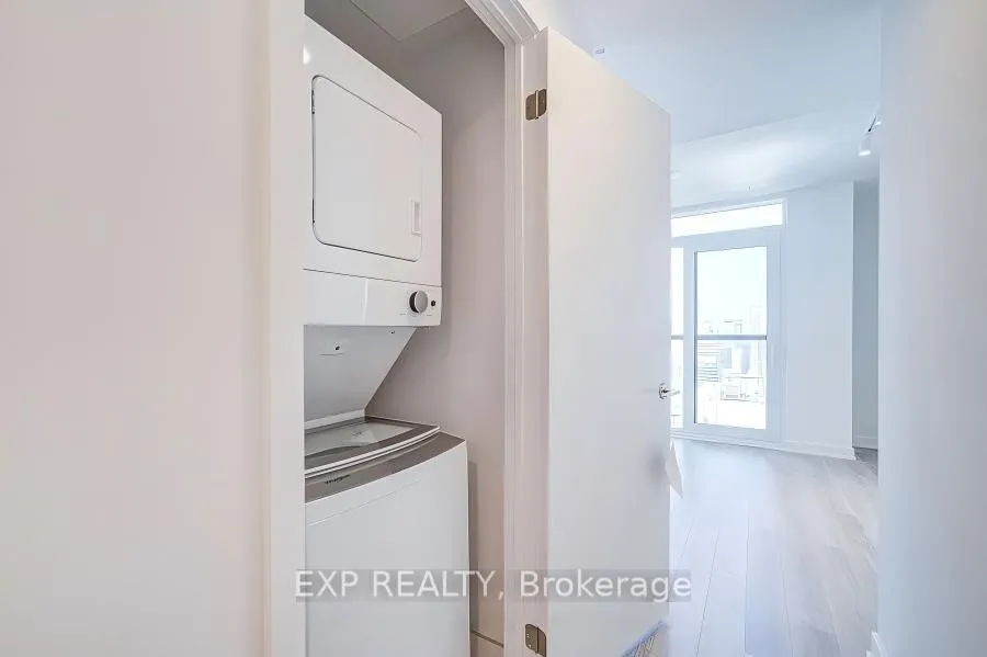 Photo 4 of Unit 3503, 238 Simcoe Street, Toronto, Kensington-Chinatown — HOMEH