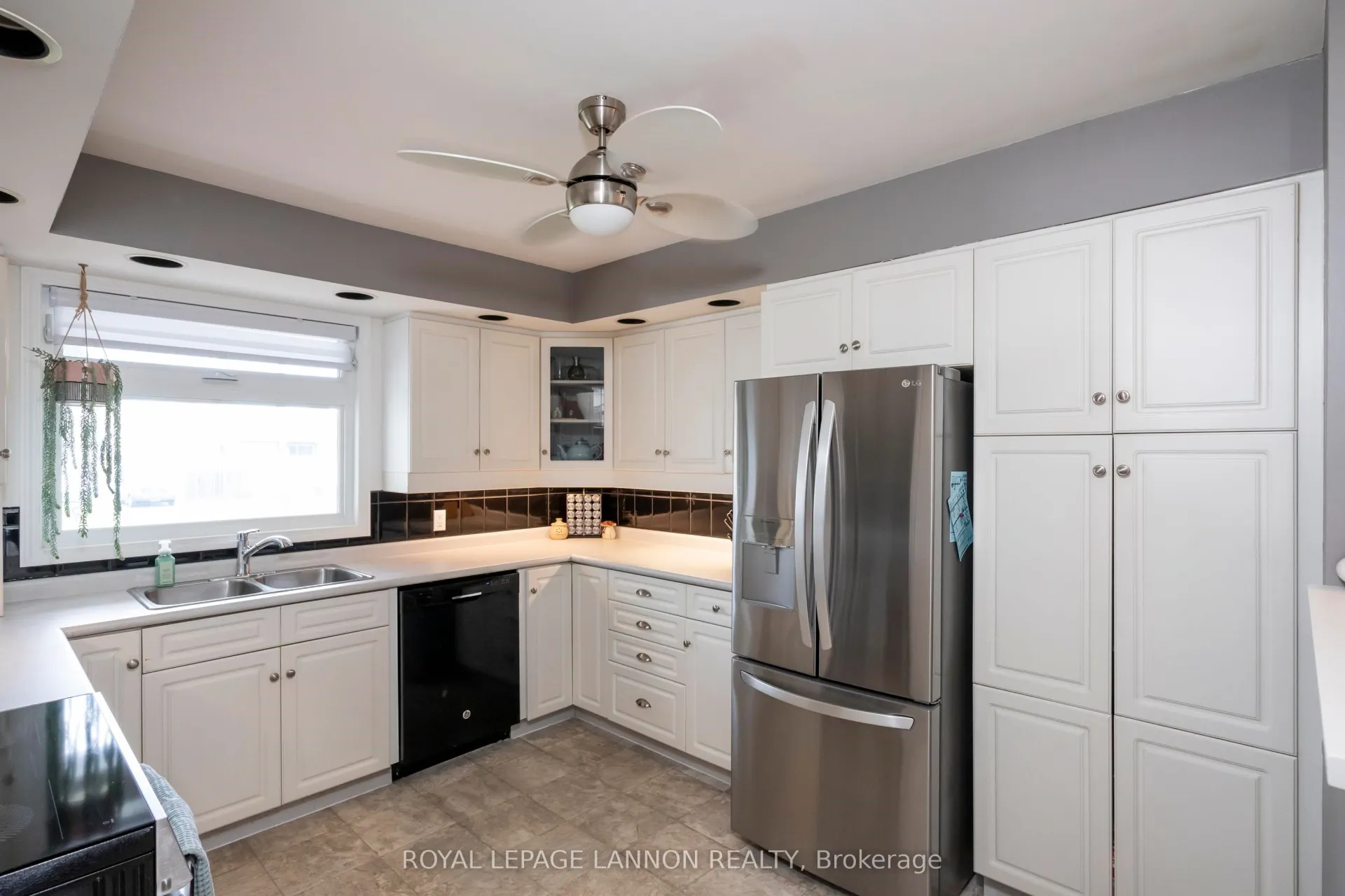 Photo 8 of 619 Cherrydale Place, Thunder Bay, Edgewater Park — HOMEH