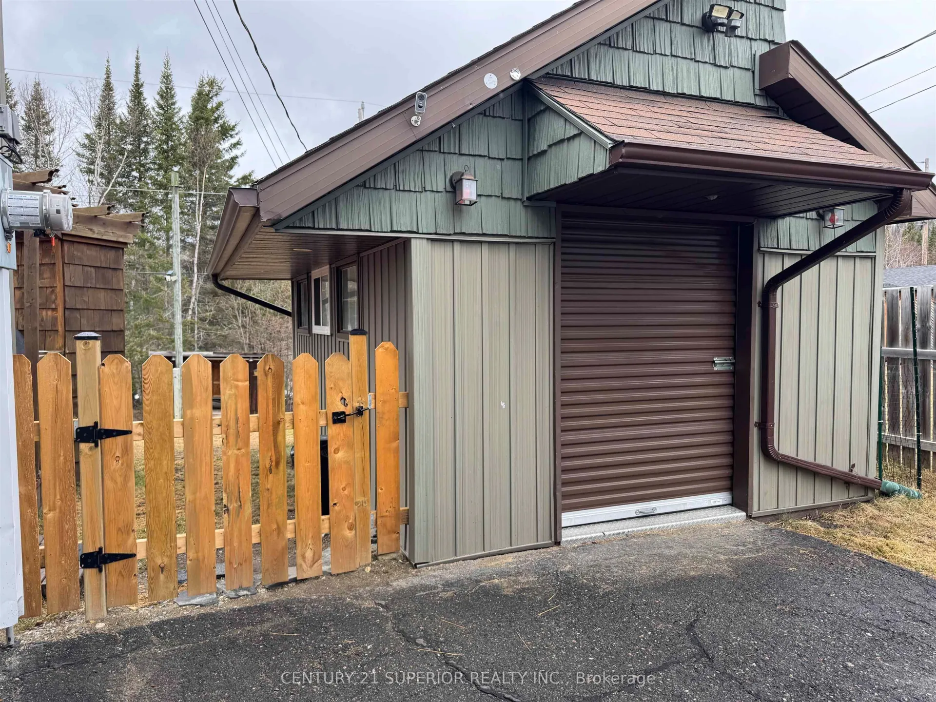 Photo 2 of 8 Matachewan Road, Manitouwadge — HOMEH