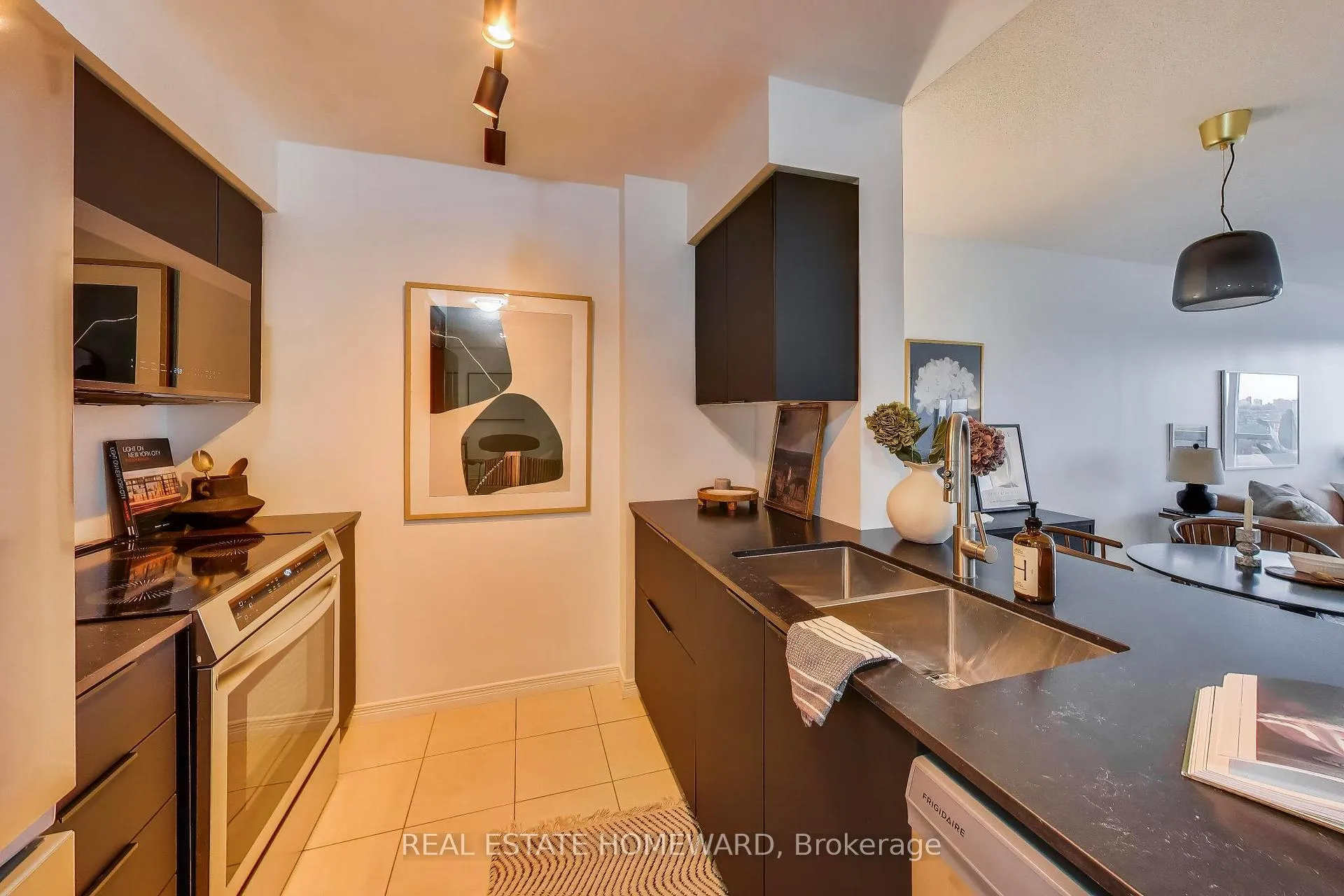 Photo 10 of Unit 1315, 60 Heintzman Street, Toronto, Junction Area — HOMEH