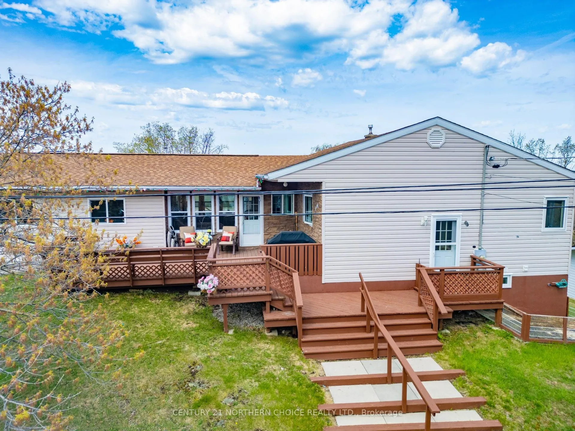 Photo 21 of 404 Superior Street, Kenora, Keewatin — HOMEH
