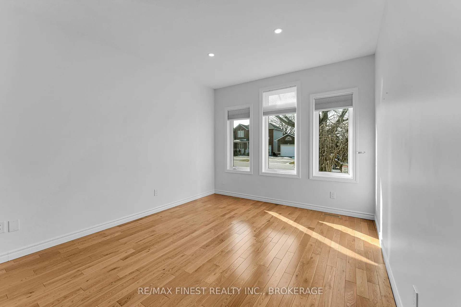 Photo 7 of 34 Schooner Drive, Kingston, Kingston East (Incl Barret Crt) — HOMEH