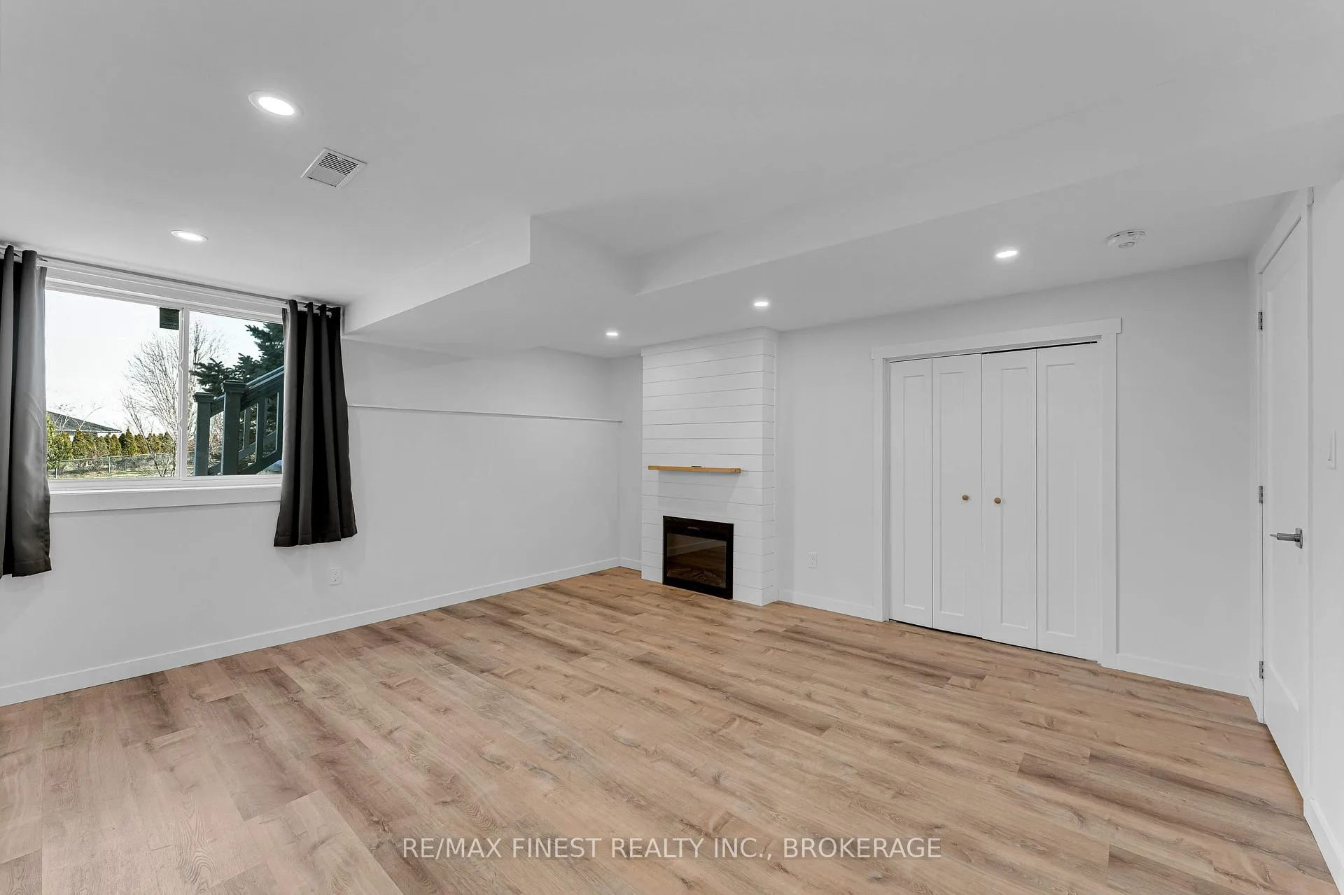 Photo 33 of 34 Schooner Drive, Kingston, Kingston East (Incl Barret Crt) — HOMEH