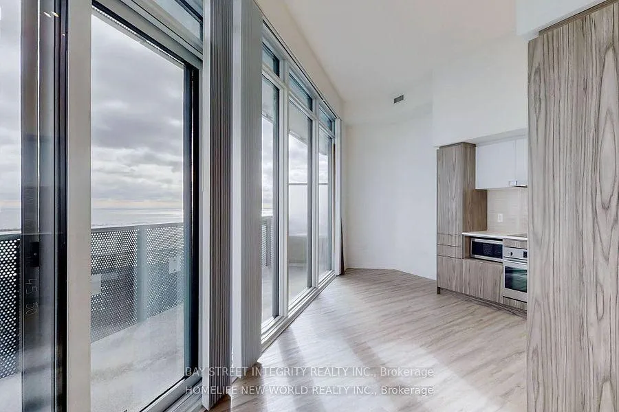 Photo 4 of Unit 5008, 55 Cooper Street, Toronto, Waterfront Communities — HOMEH