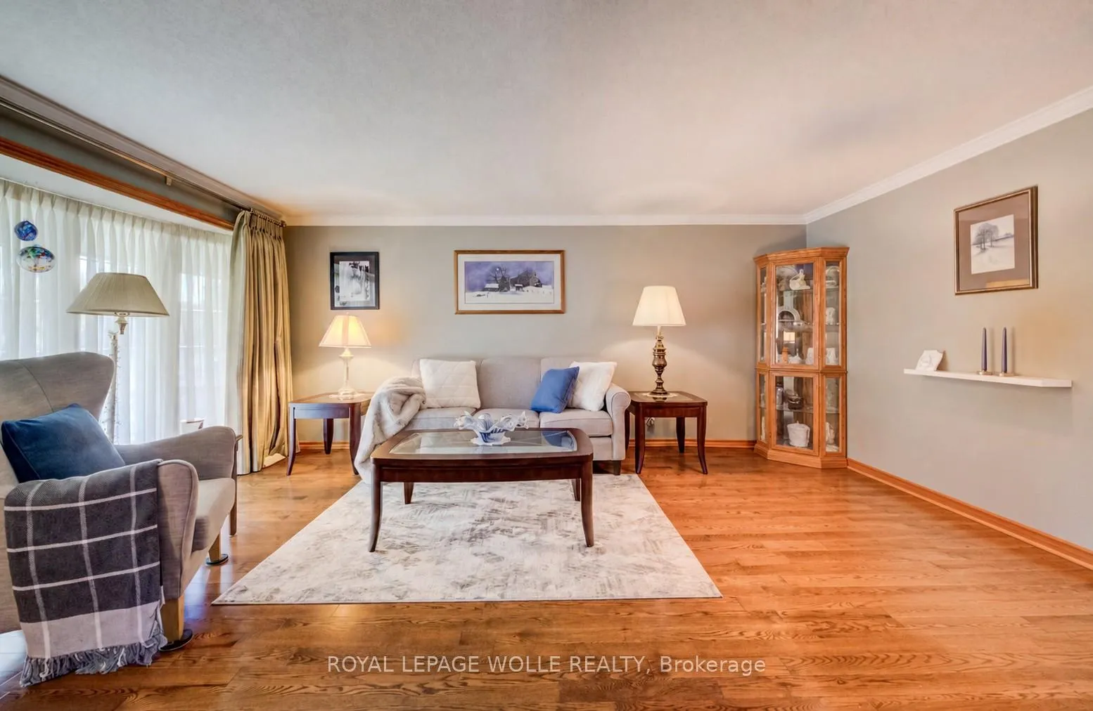 Photo 5 of 10 Meadow Woods Crescent, Kitchener — HOMEH