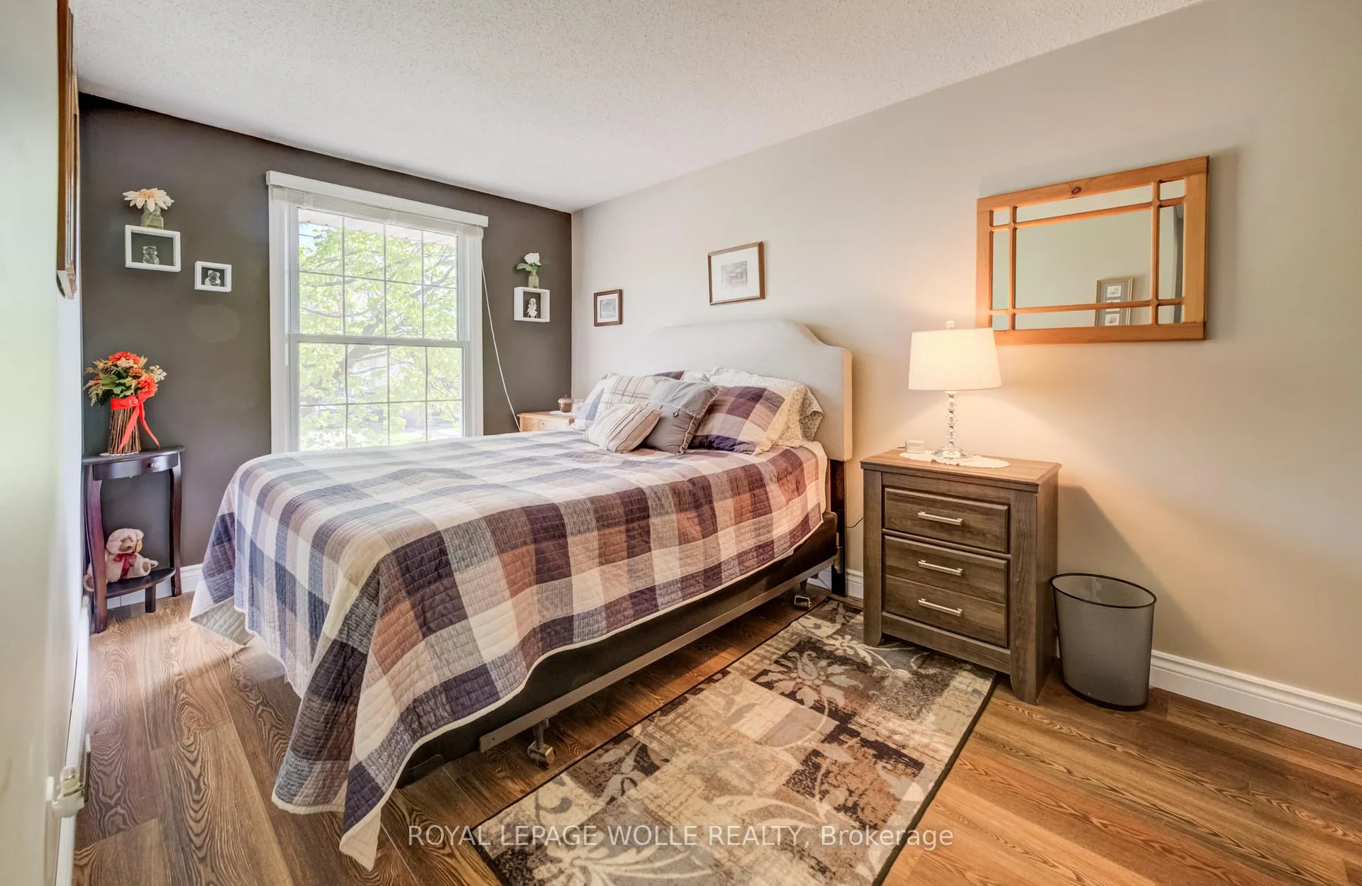 Photo 18 of 10 Meadow Woods Crescent, Kitchener — HOMEH