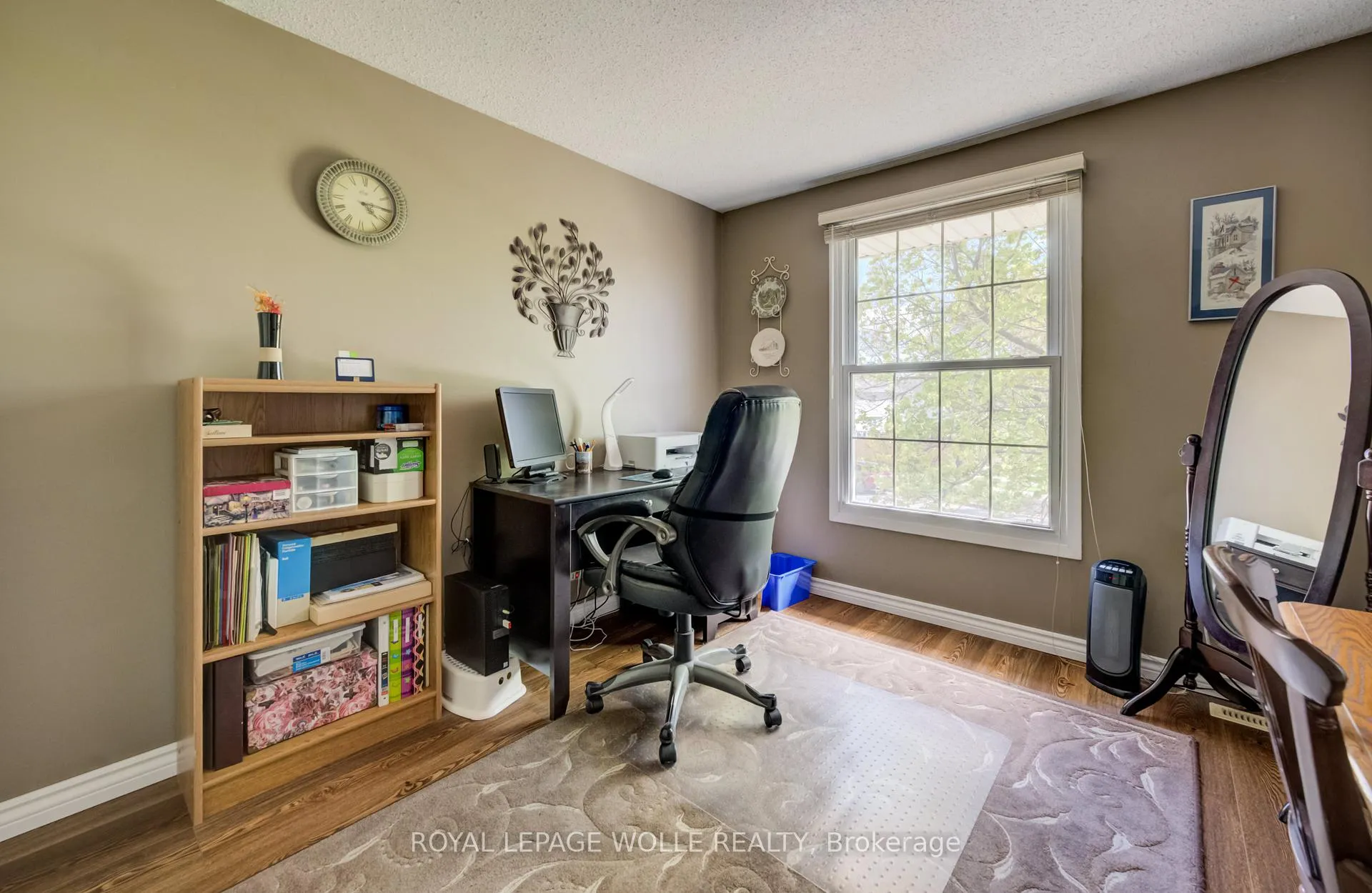 Photo 21 of 10 Meadow Woods Crescent, Kitchener — HOMEH