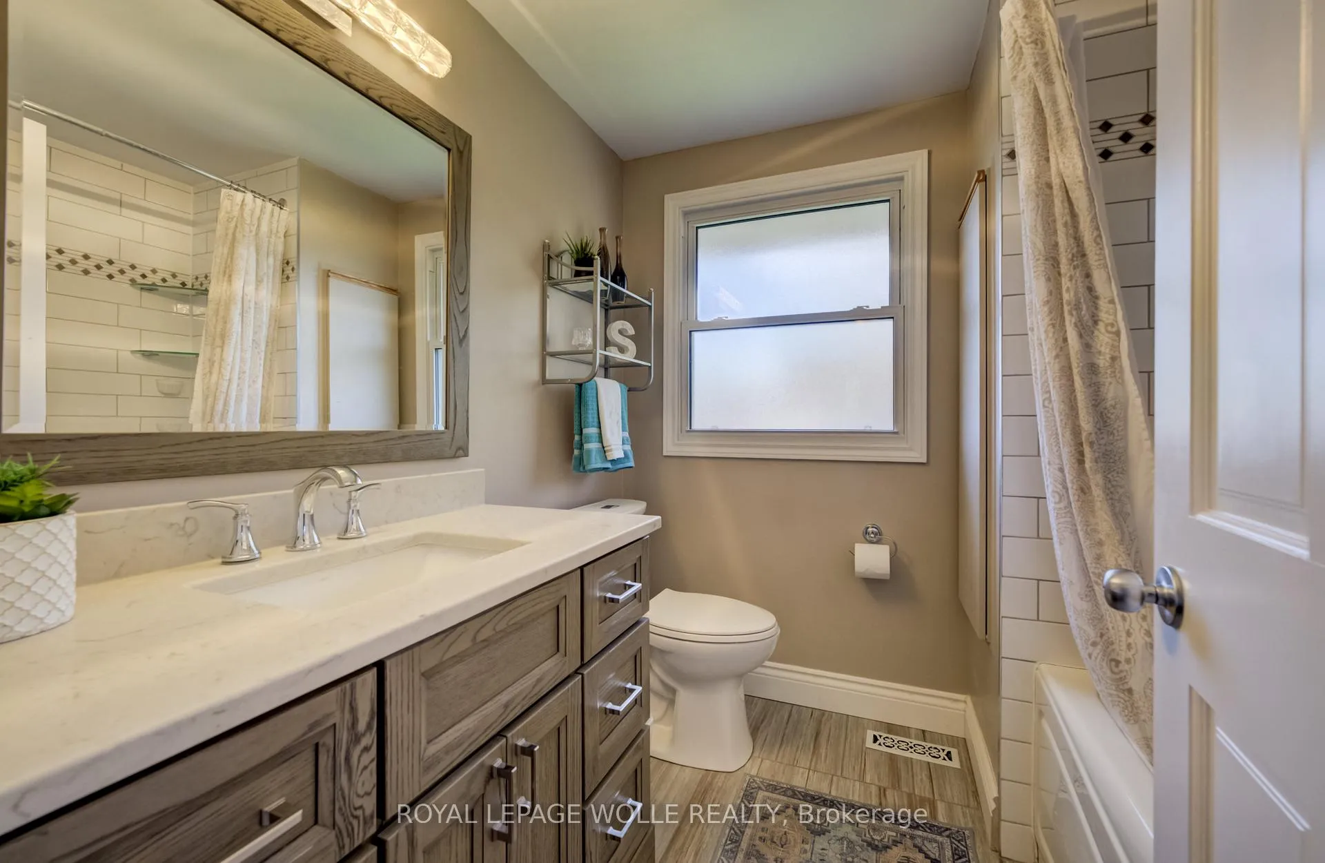 Photo 22 of 10 Meadow Woods Crescent, Kitchener — HOMEH