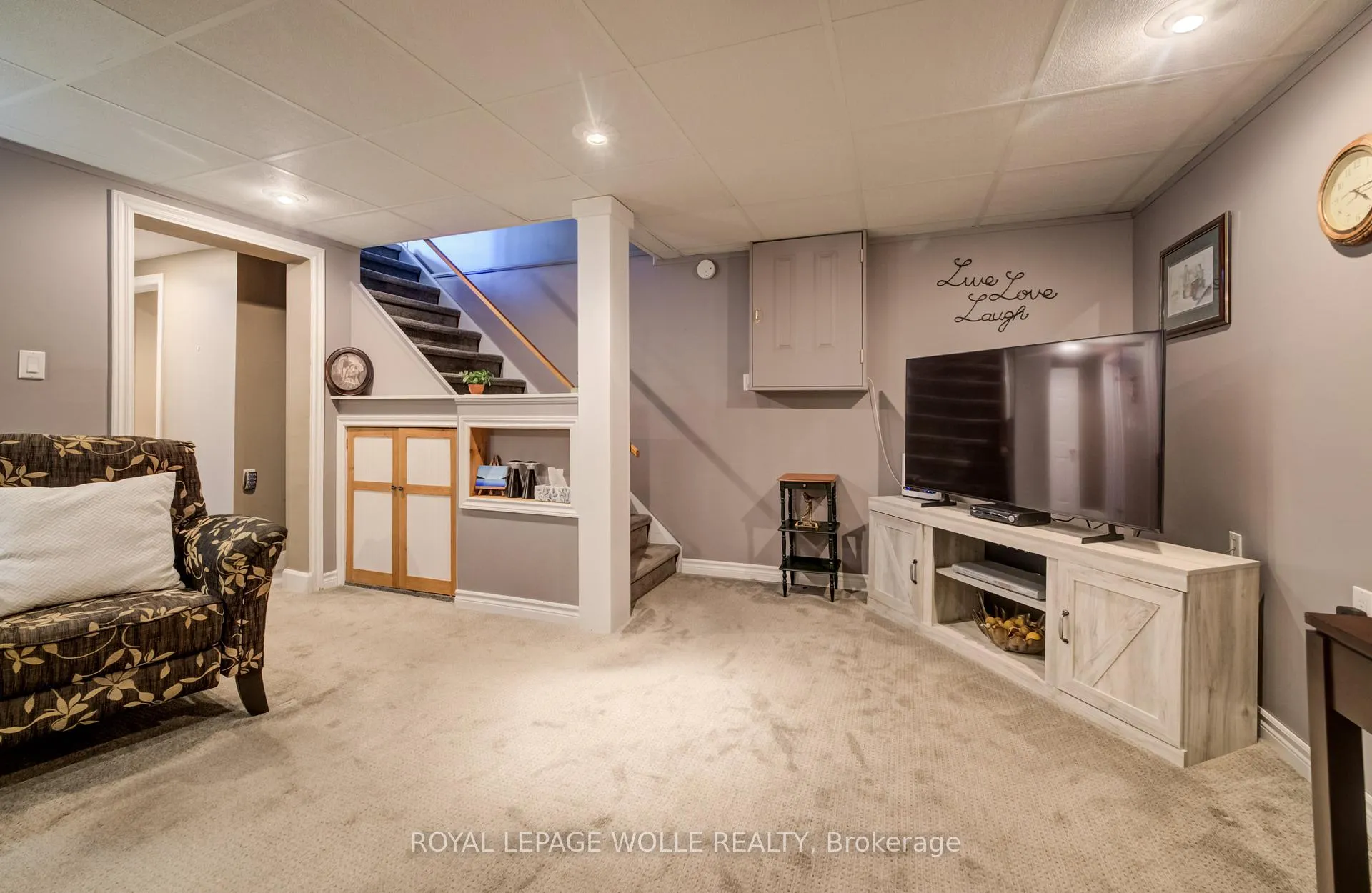 Photo 24 of 10 Meadow Woods Crescent, Kitchener — HOMEH