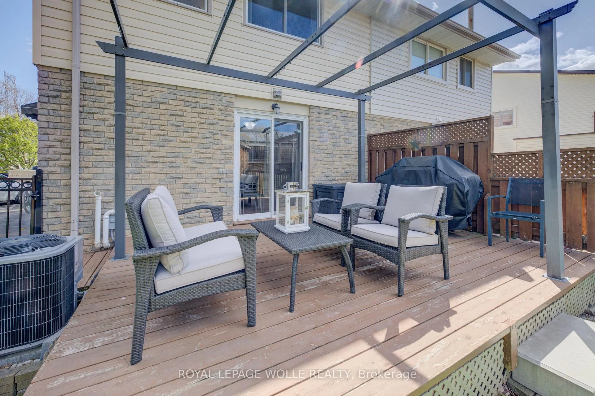 Photo 29 of 10 Meadow Woods Crescent, Kitchener — HOMEH