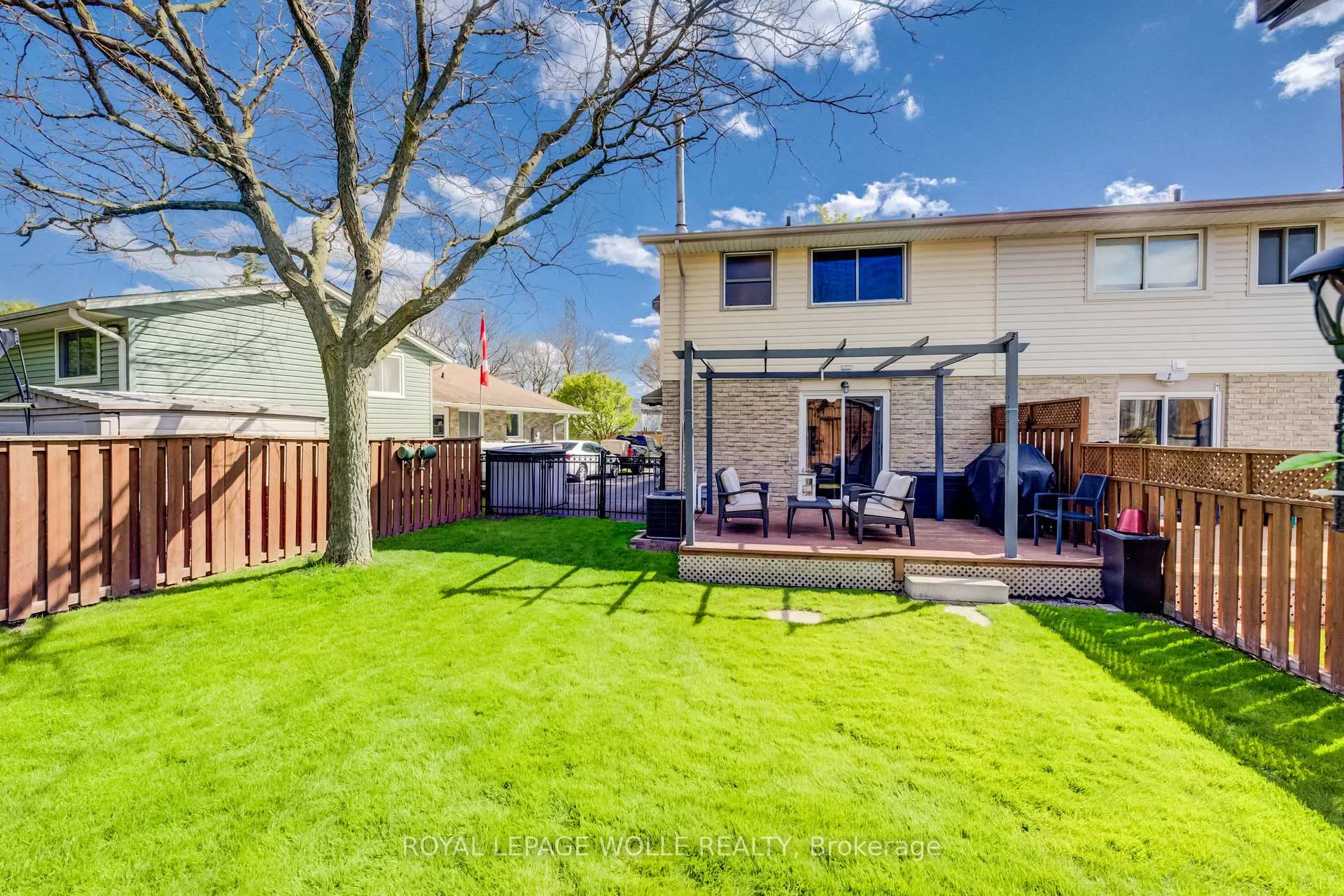 Photo 34 of 10 Meadow Woods Crescent, Kitchener — HOMEH