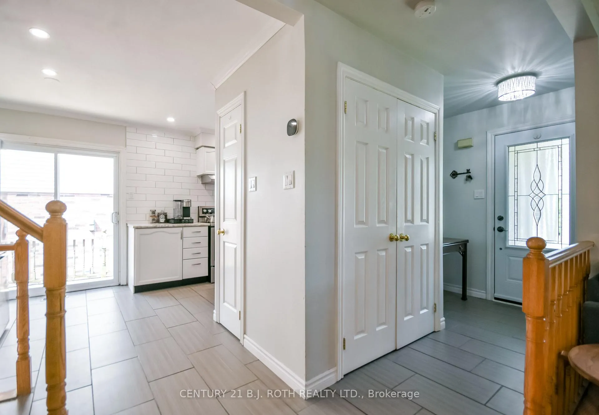 Photo 5 of 24 Pae Drive, Barrie, Painswick North — HOMEH