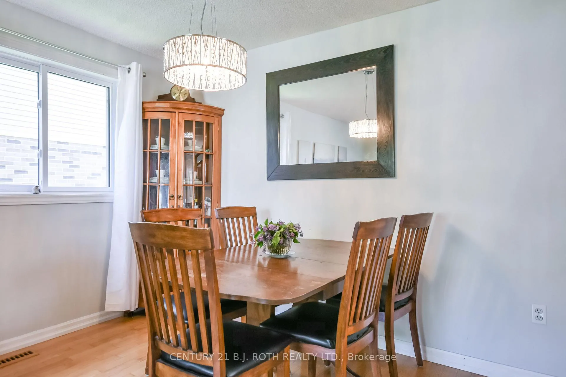 Photo 7 of 24 Pae Drive, Barrie, Painswick North — HOMEH
