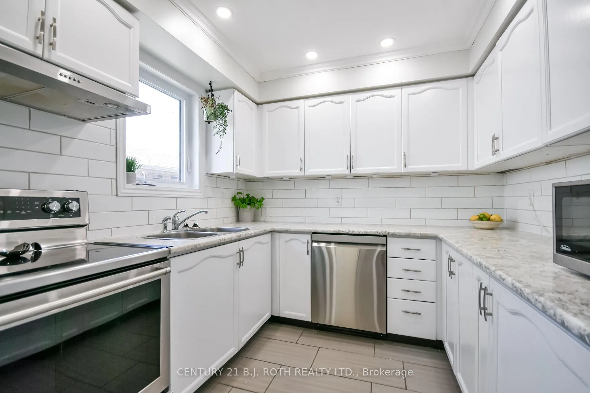 Photo 13 of 24 Pae Drive, Barrie, Painswick North — HOMEH