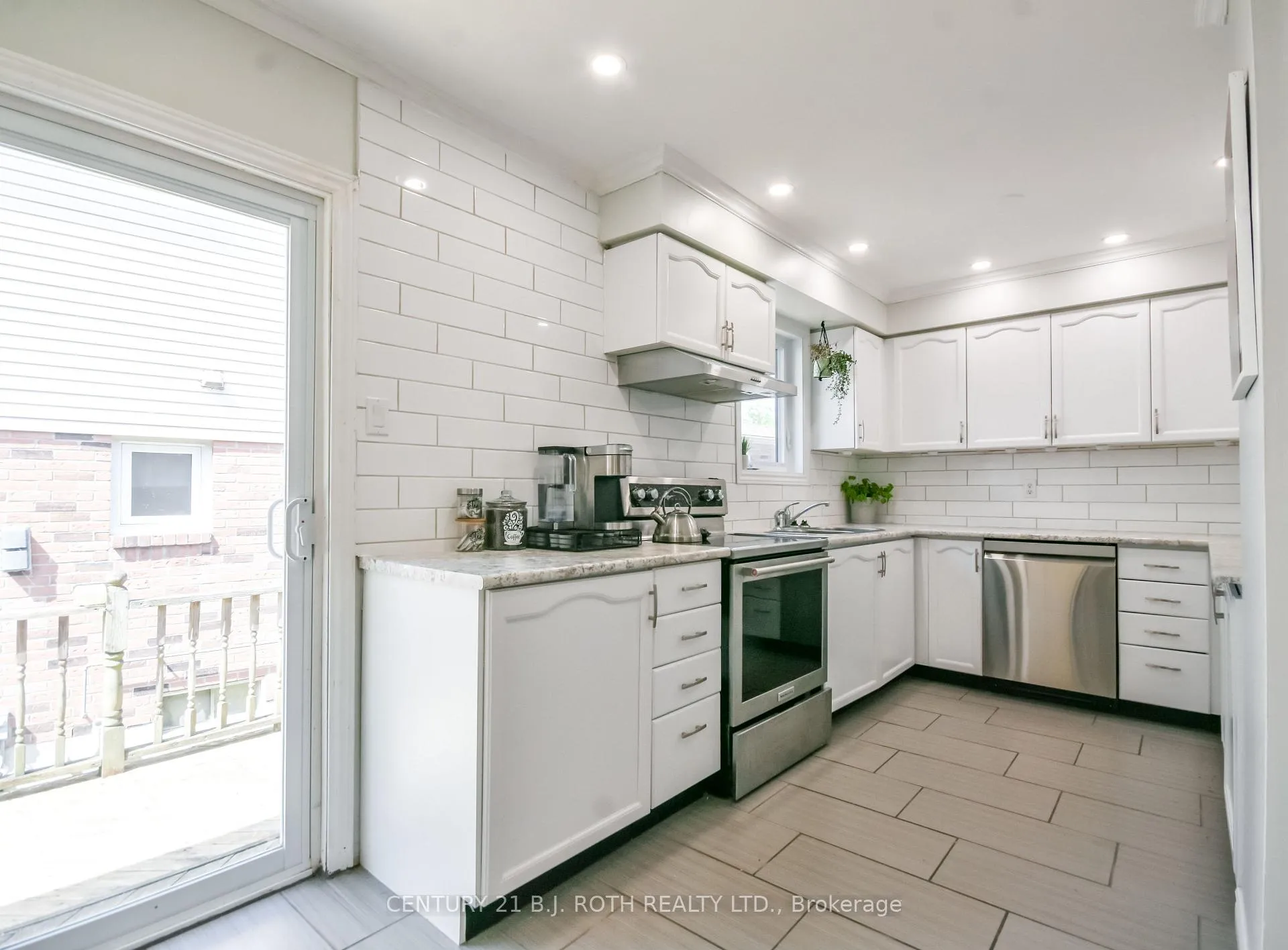 Photo 15 of 24 Pae Drive, Barrie, Painswick North — HOMEH
