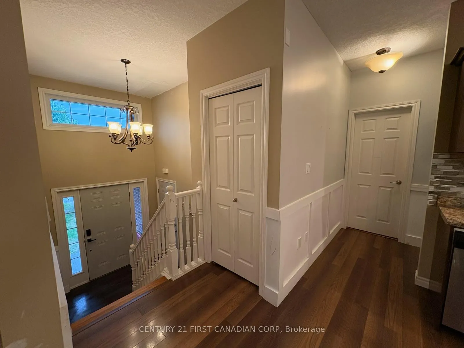 Photo 2 of 11 Jacklin Court, Central Elgin, Rural Central Elgin — HOMEH