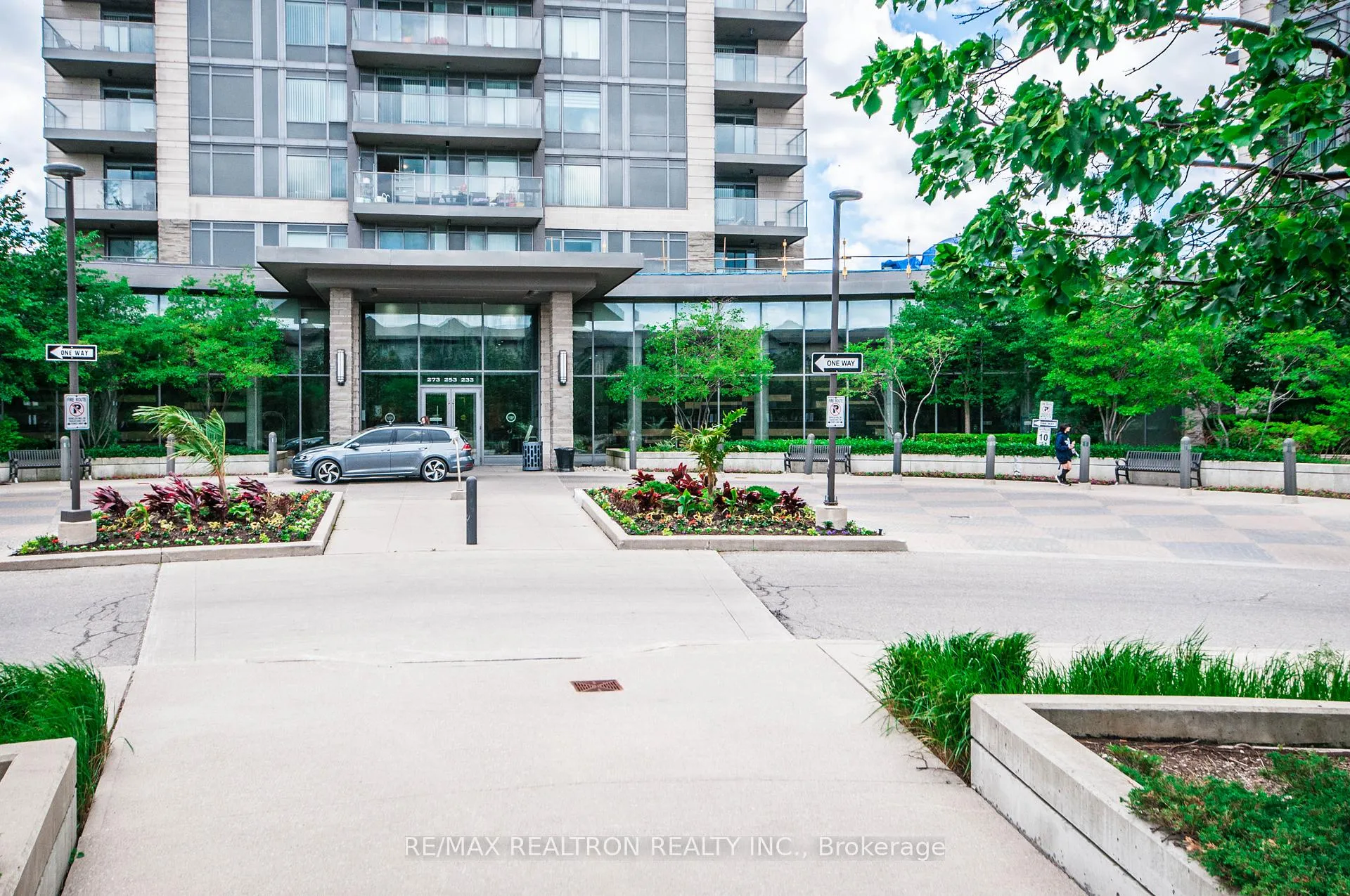 Photo 2 of Unit 702, 253 South Park Road, Markham, Commerce Valley — HOMEH