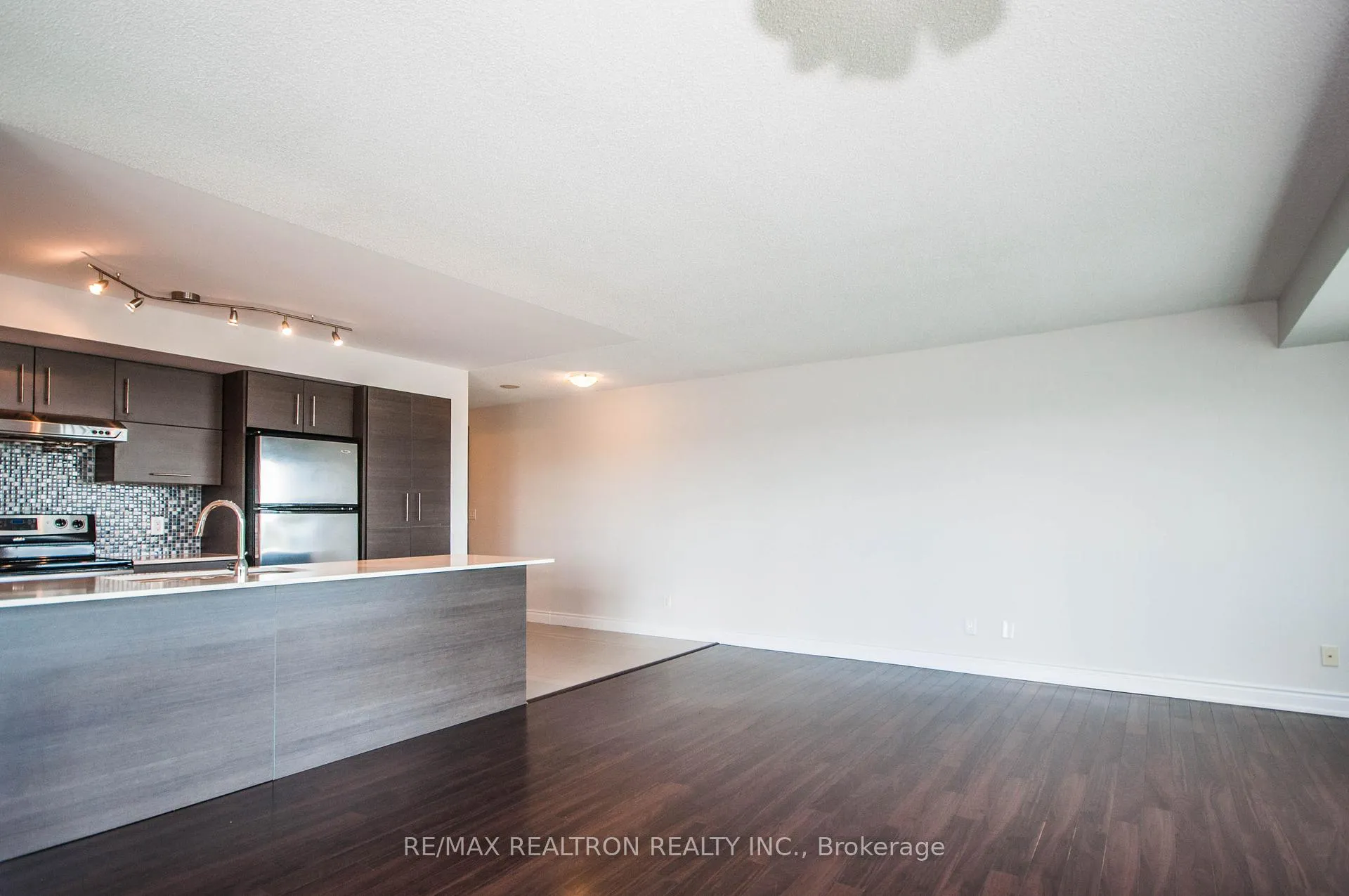 Photo 10 of Unit 702, 253 South Park Road, Markham, Commerce Valley — HOMEH