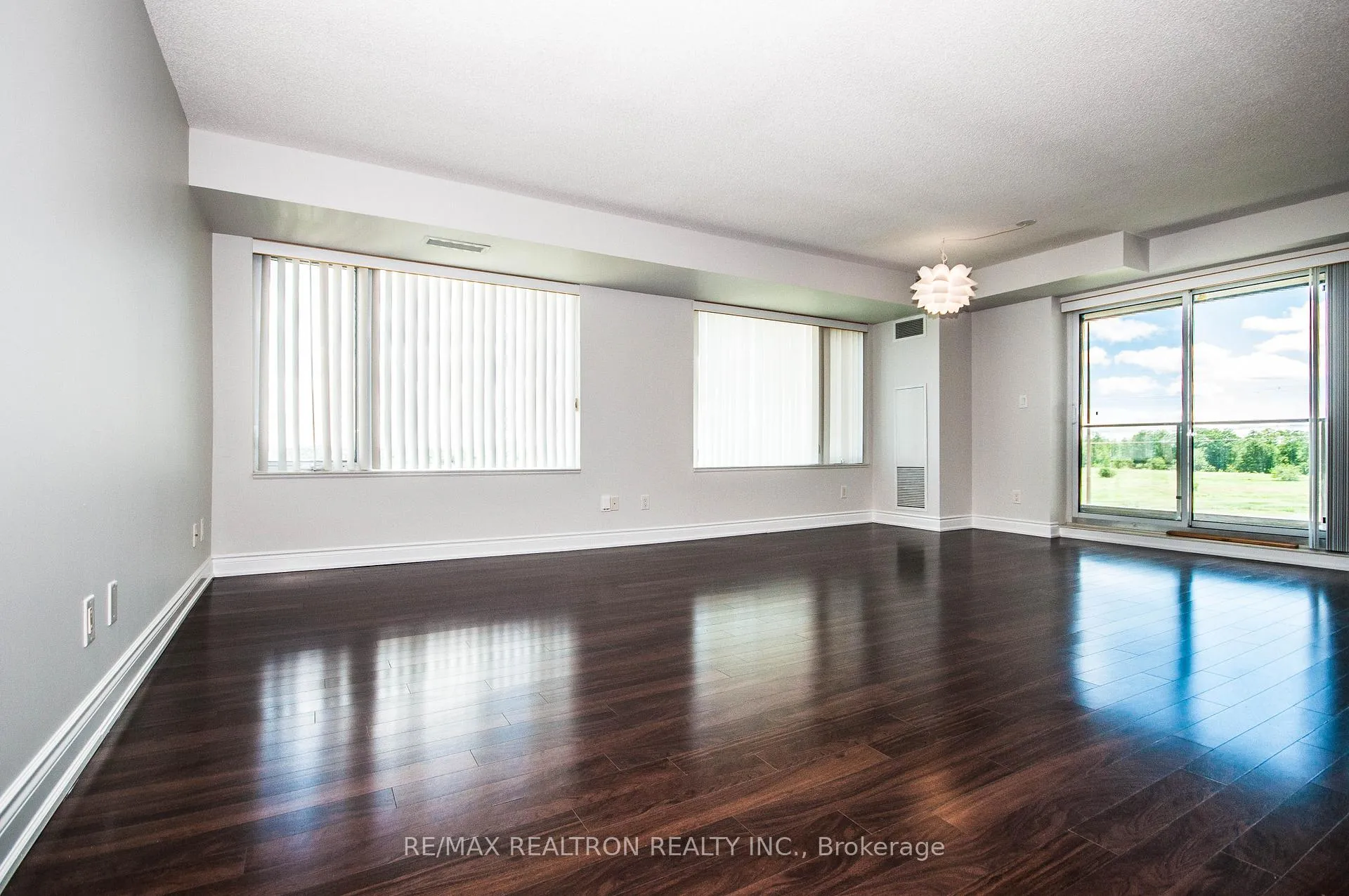 Photo 17 of Unit 702, 253 South Park Road, Markham, Commerce Valley — HOMEH