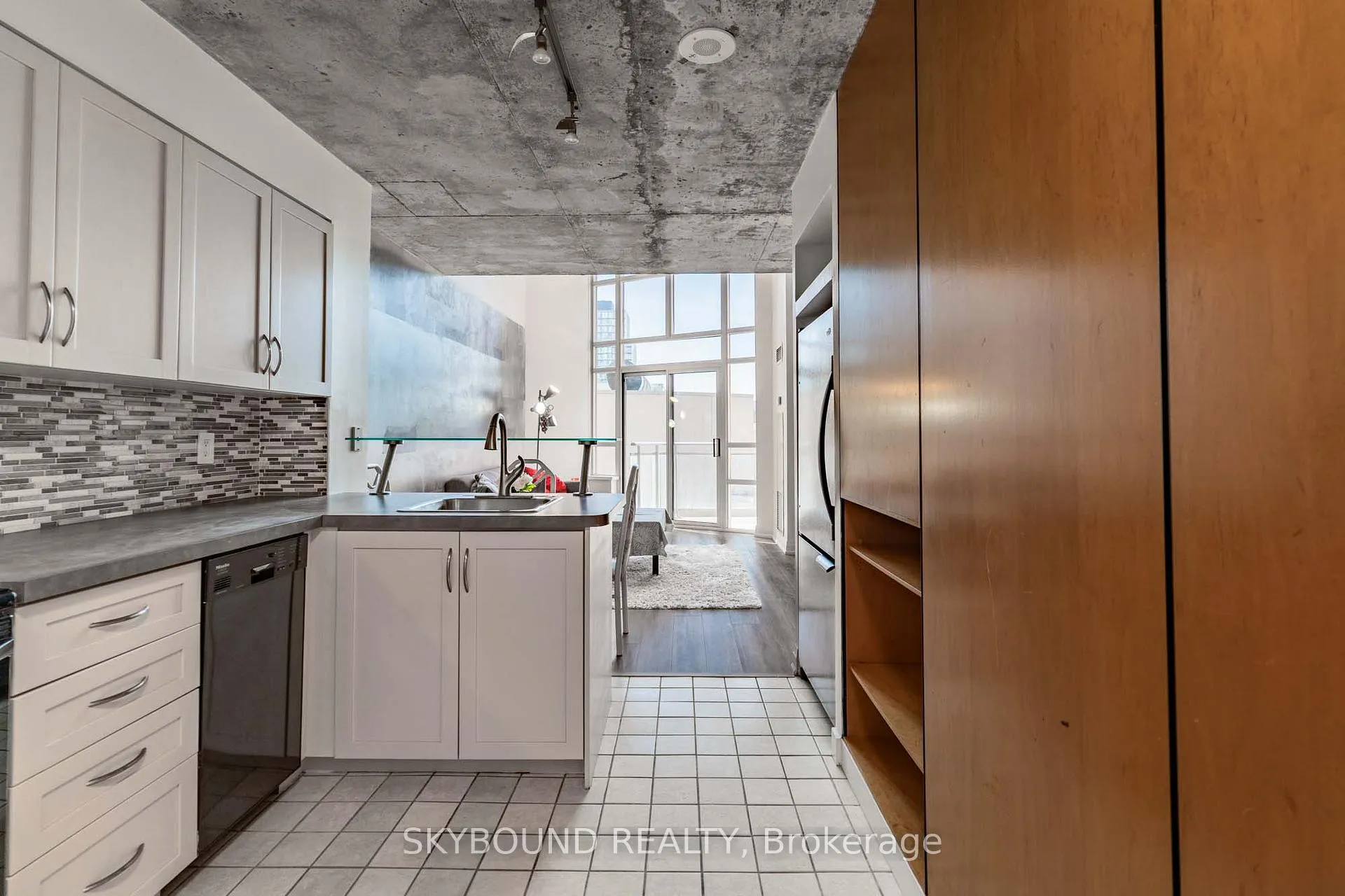 Photo 6 of Unit 802, 255 Richmond Street E, Toronto, Moss Park — HOMEH