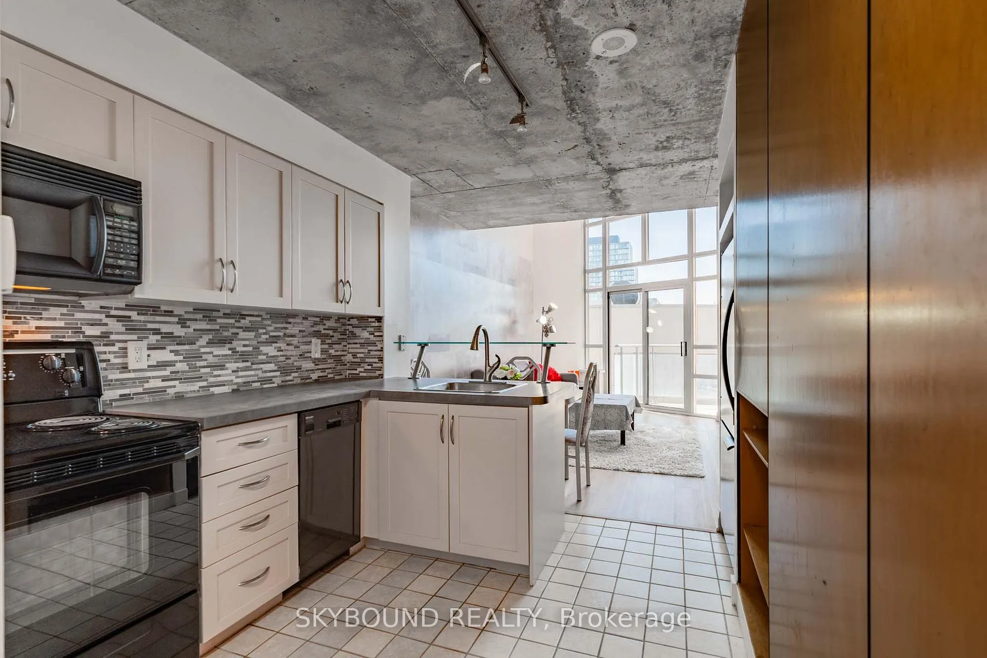 Photo 7 of Unit 802, 255 Richmond Street E, Toronto, Moss Park — HOMEH