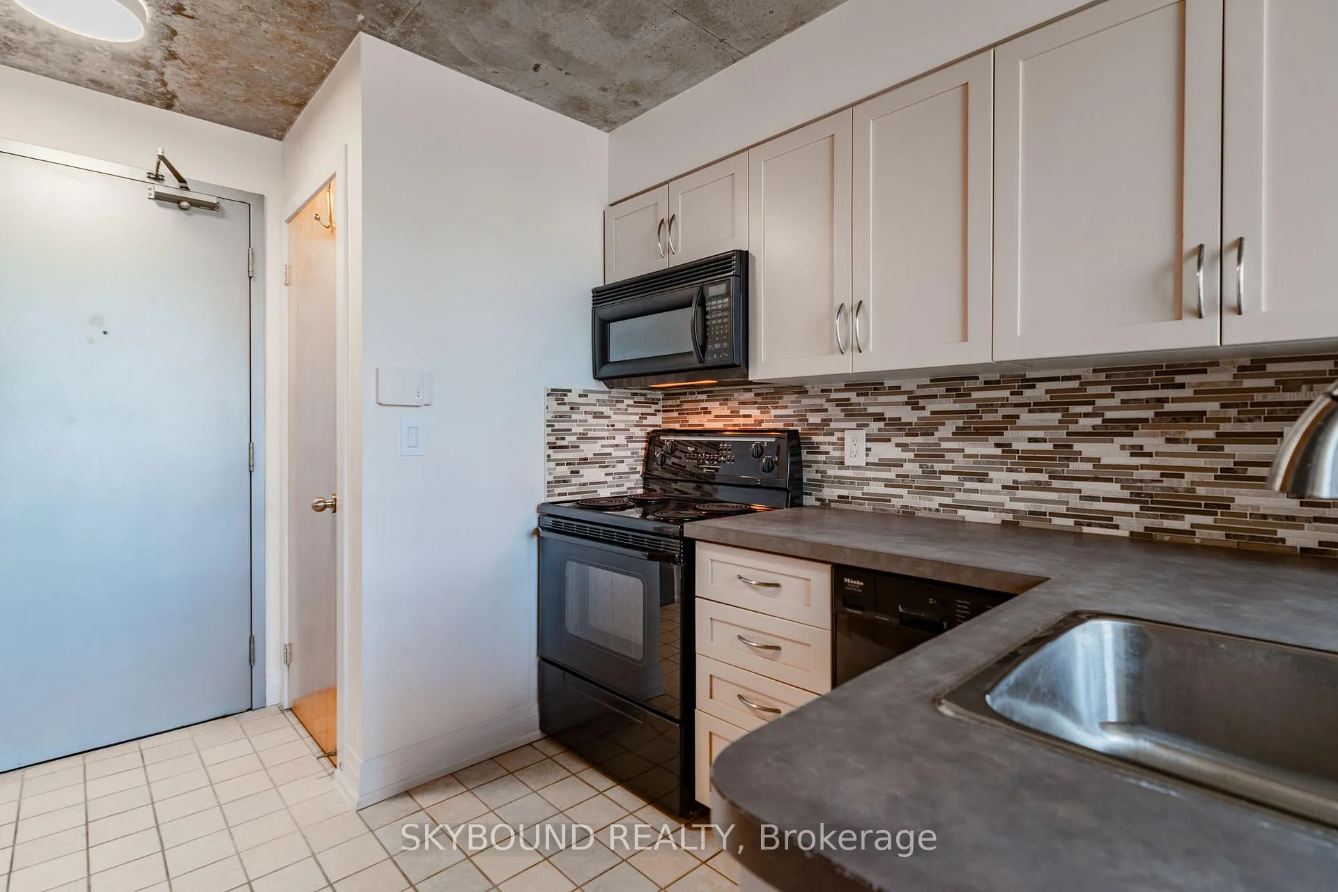 Photo 8 of Unit 802, 255 Richmond Street E, Toronto, Moss Park — HOMEH