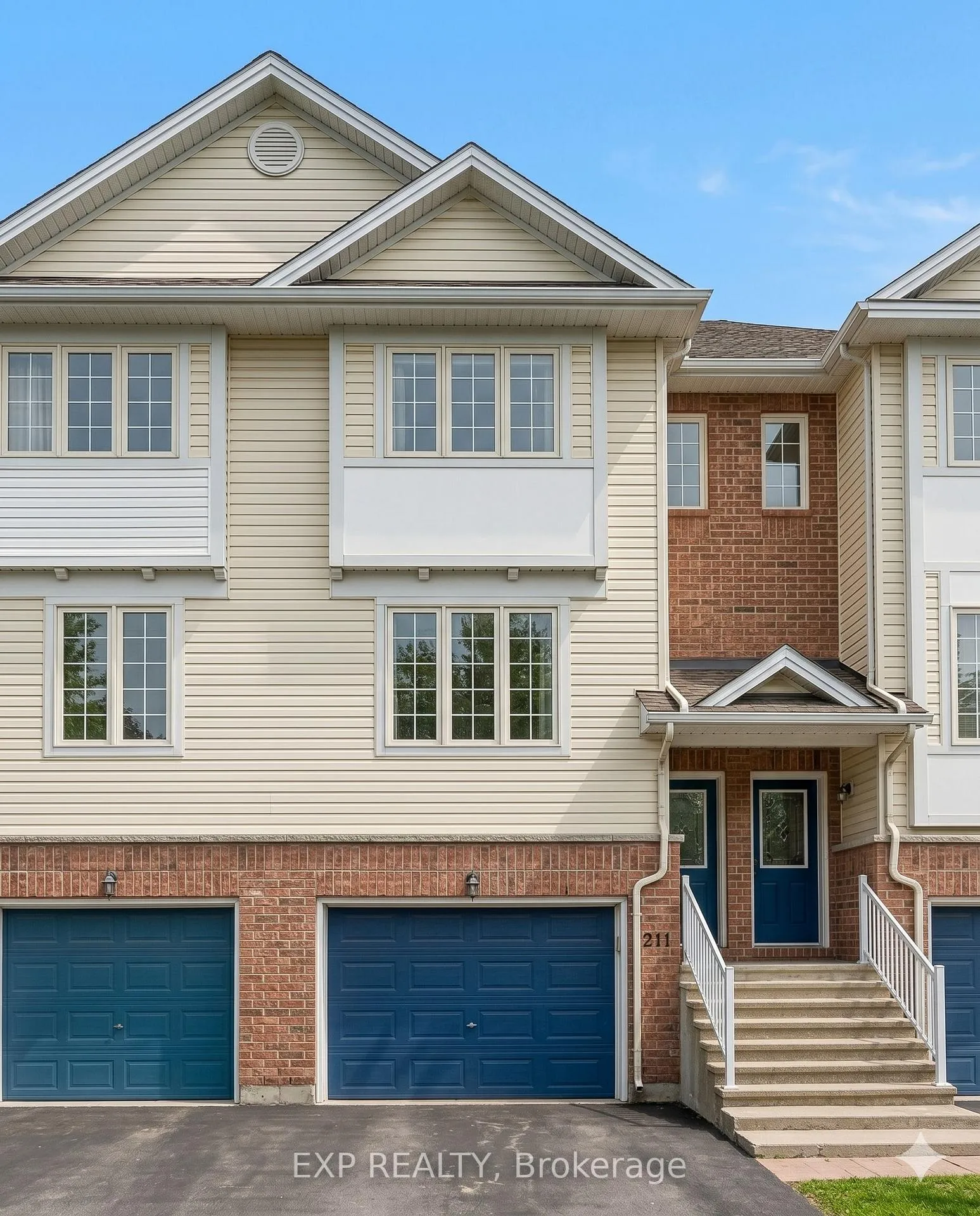 Photo 2 of 211 Gershwin Private, Ottawa, Westcliffe Estates — HOMEH